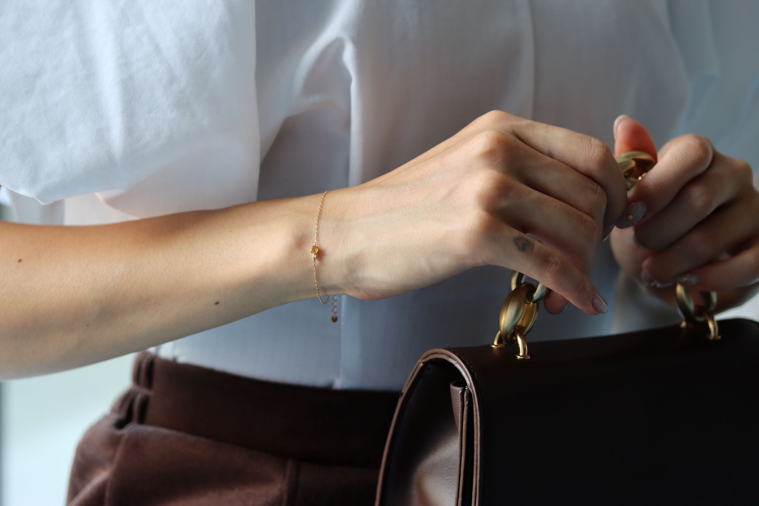 揺れ感が普段のコーディネートにも華やぎをプラス