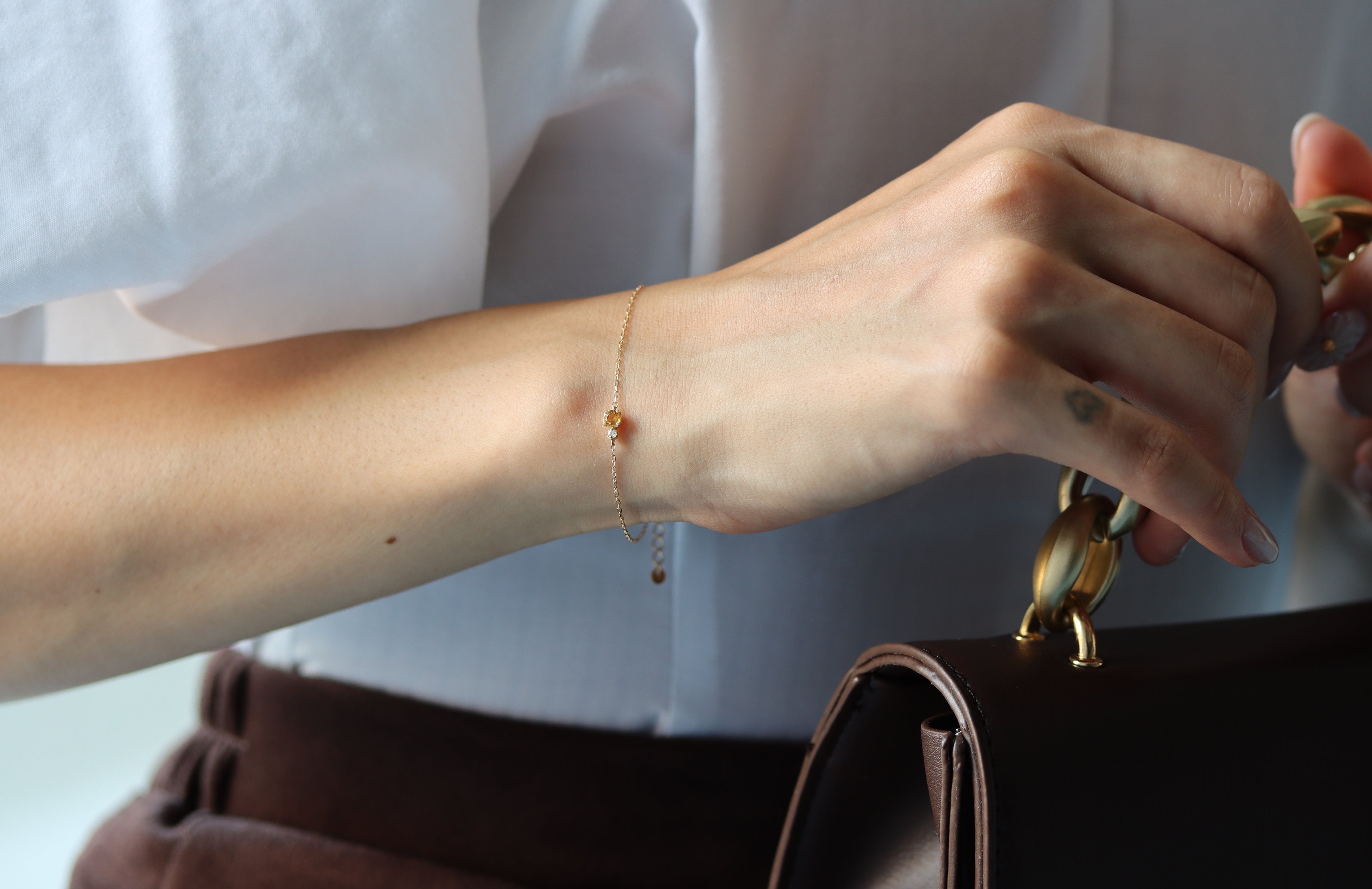 揺れ感が普段のコーディネートにも華やぎをプラス