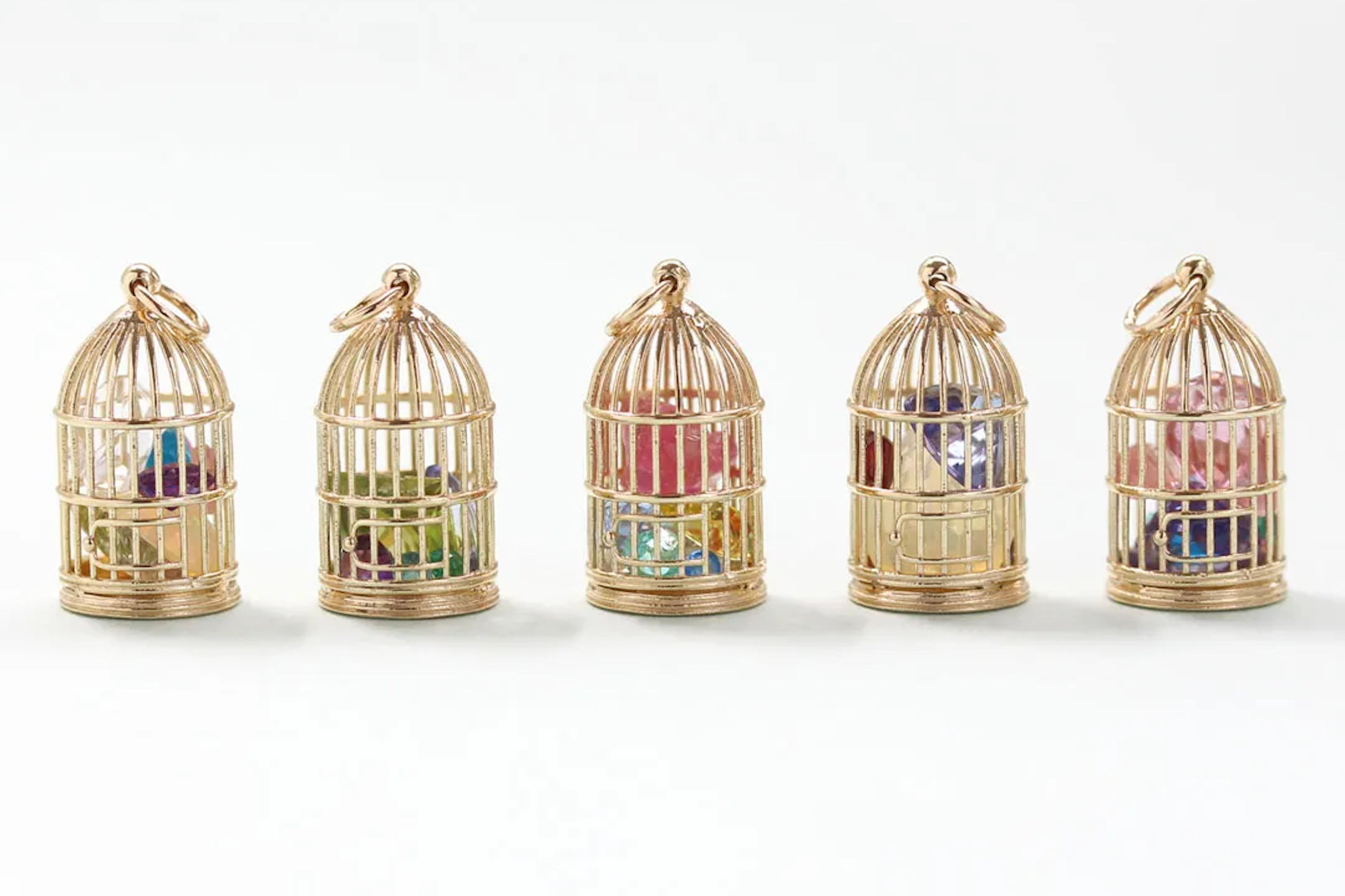 今回のPOPUP限定で、中に入れる宝石（セット）を選ぶことができる