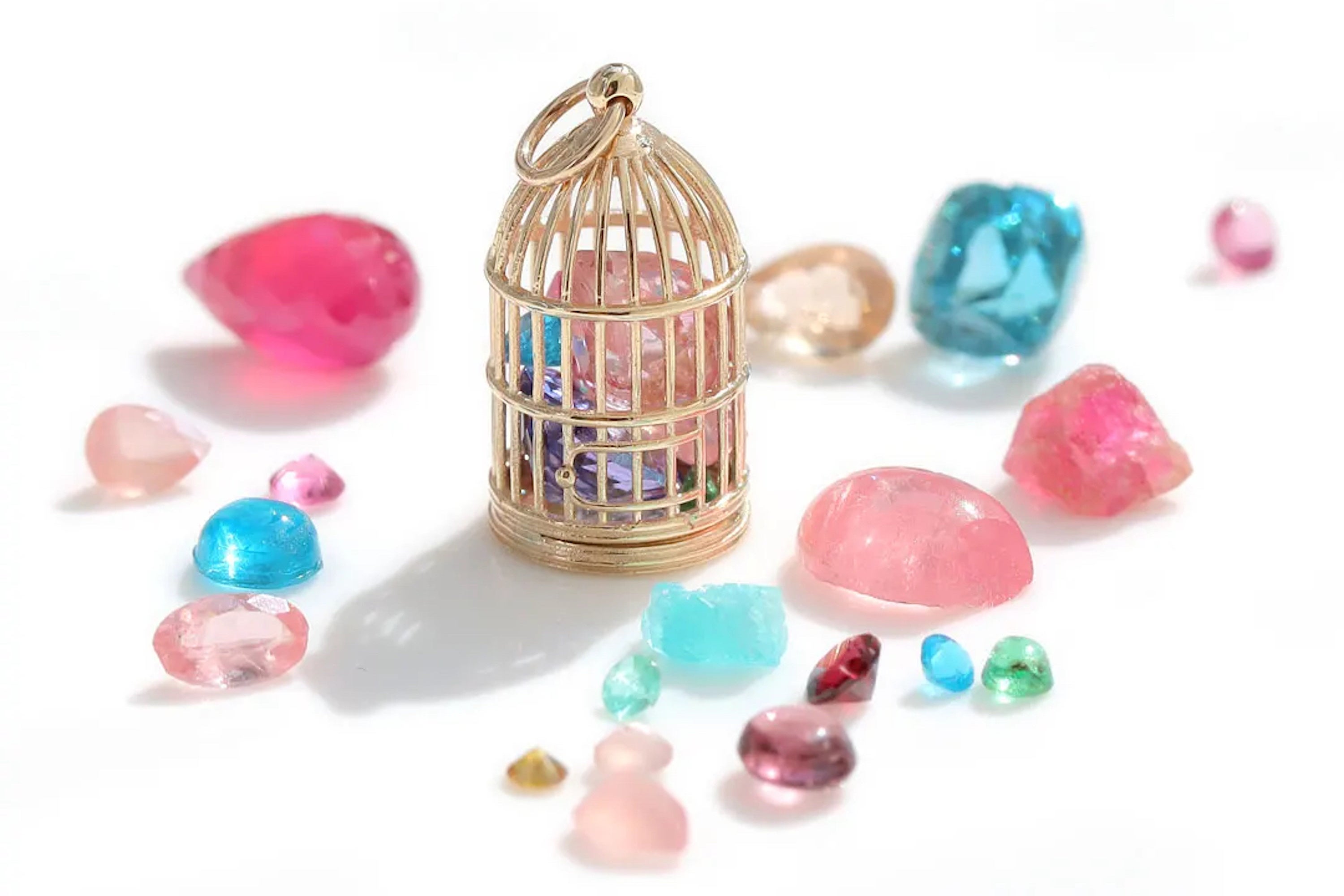 宝石ロスをなくす活動で生まれたペンダントトップ「toricago」