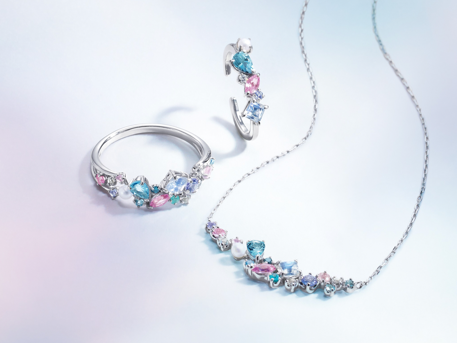 煌きあふれる雪月夜の光景を切り取った「スノールナコフレ」