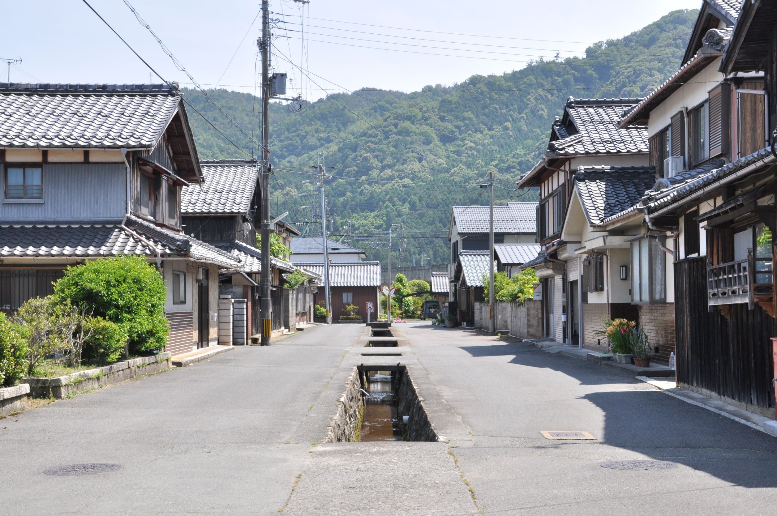 江戸時代から続く、豊富 な生水を有効利用したまち割り水路