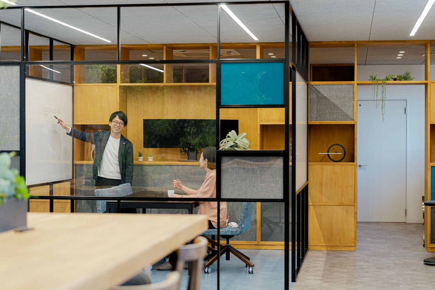 オンライン・オフライン両方で使える打ち合わせスペース