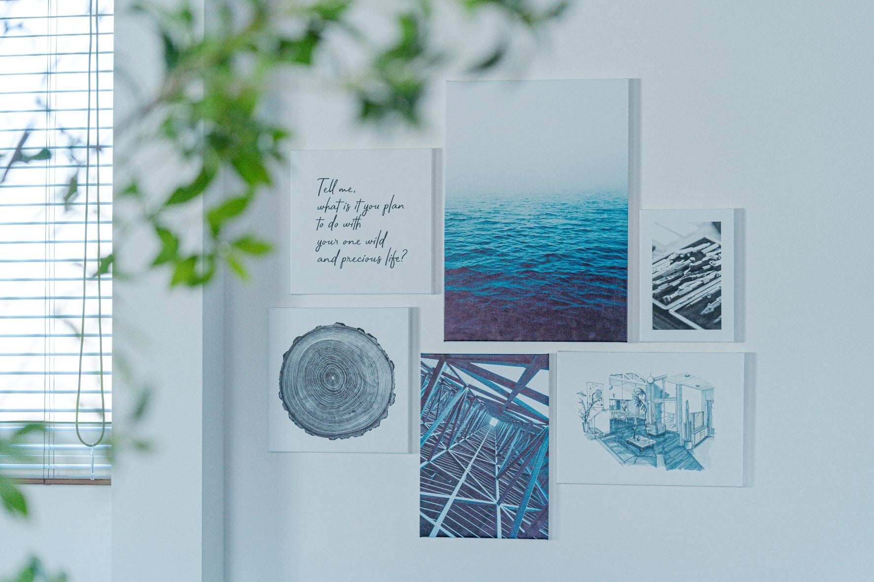 自社のブランドコンセプトを想起させるアートパネル