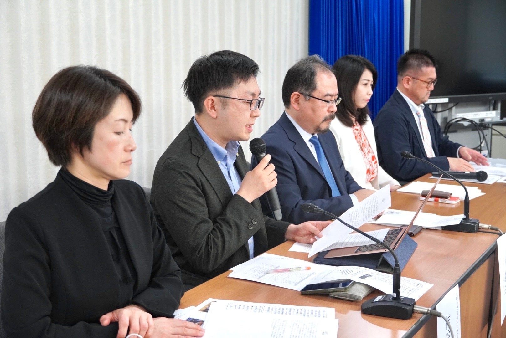 記者会見の様子