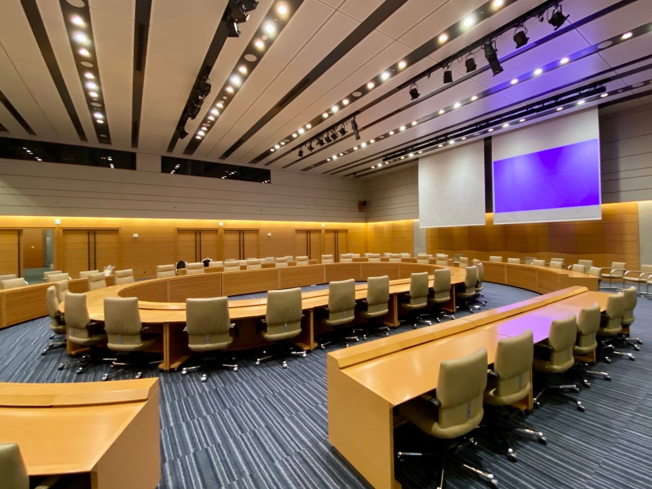 会場となる衆議院第一議員会館　国際会議場