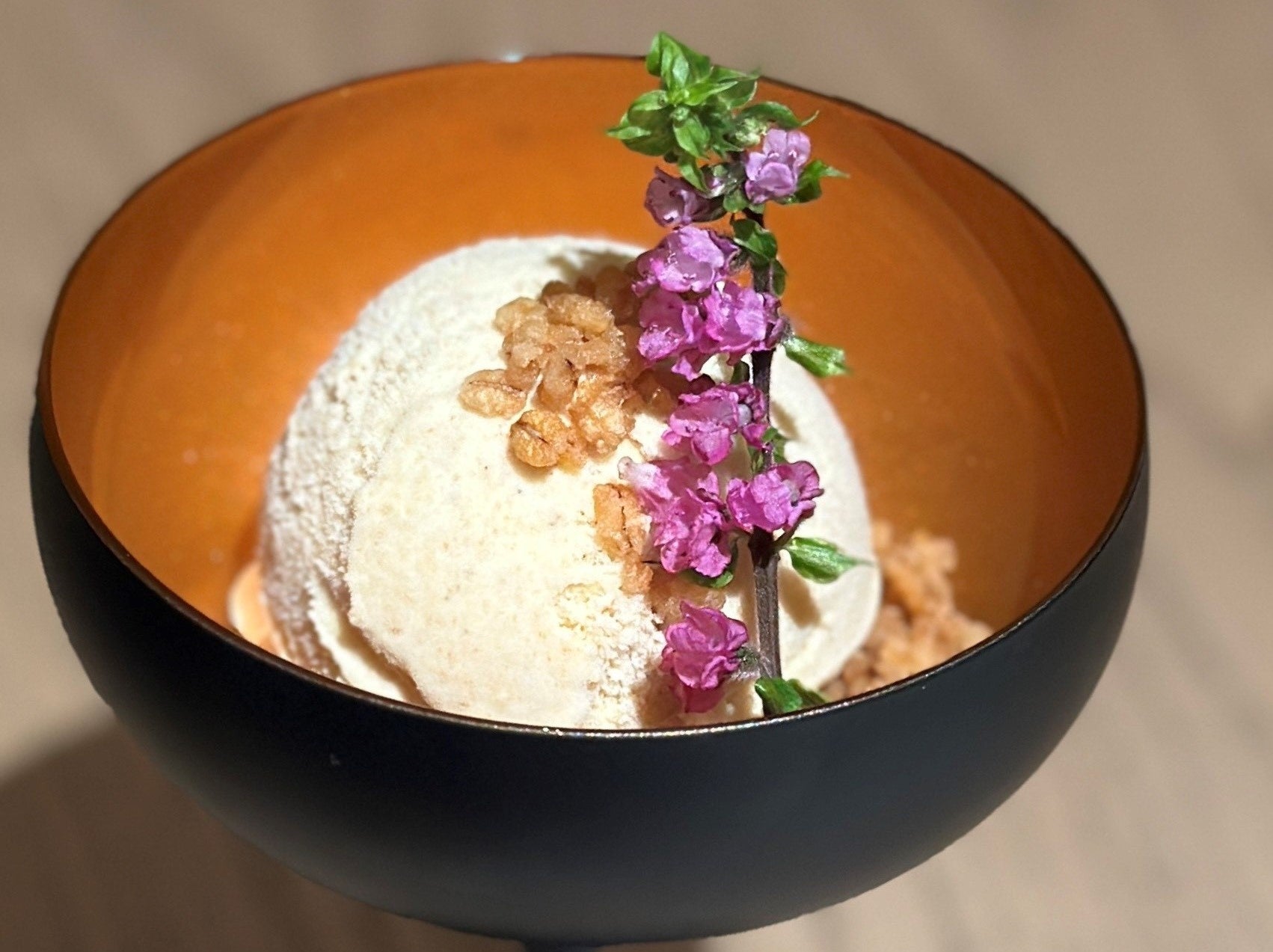 かどや日比谷邸：はだか麦味噌の香煎アイス