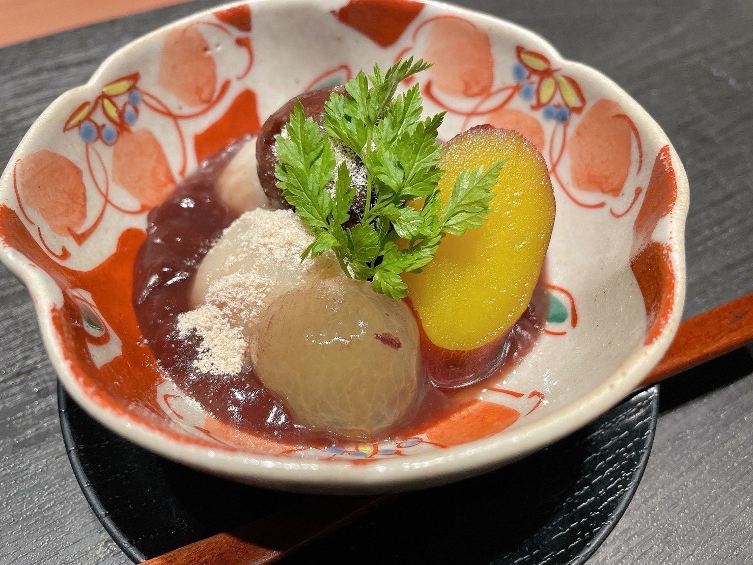 かどや 霞邸：はったい粉団子と和栗のぜんざい