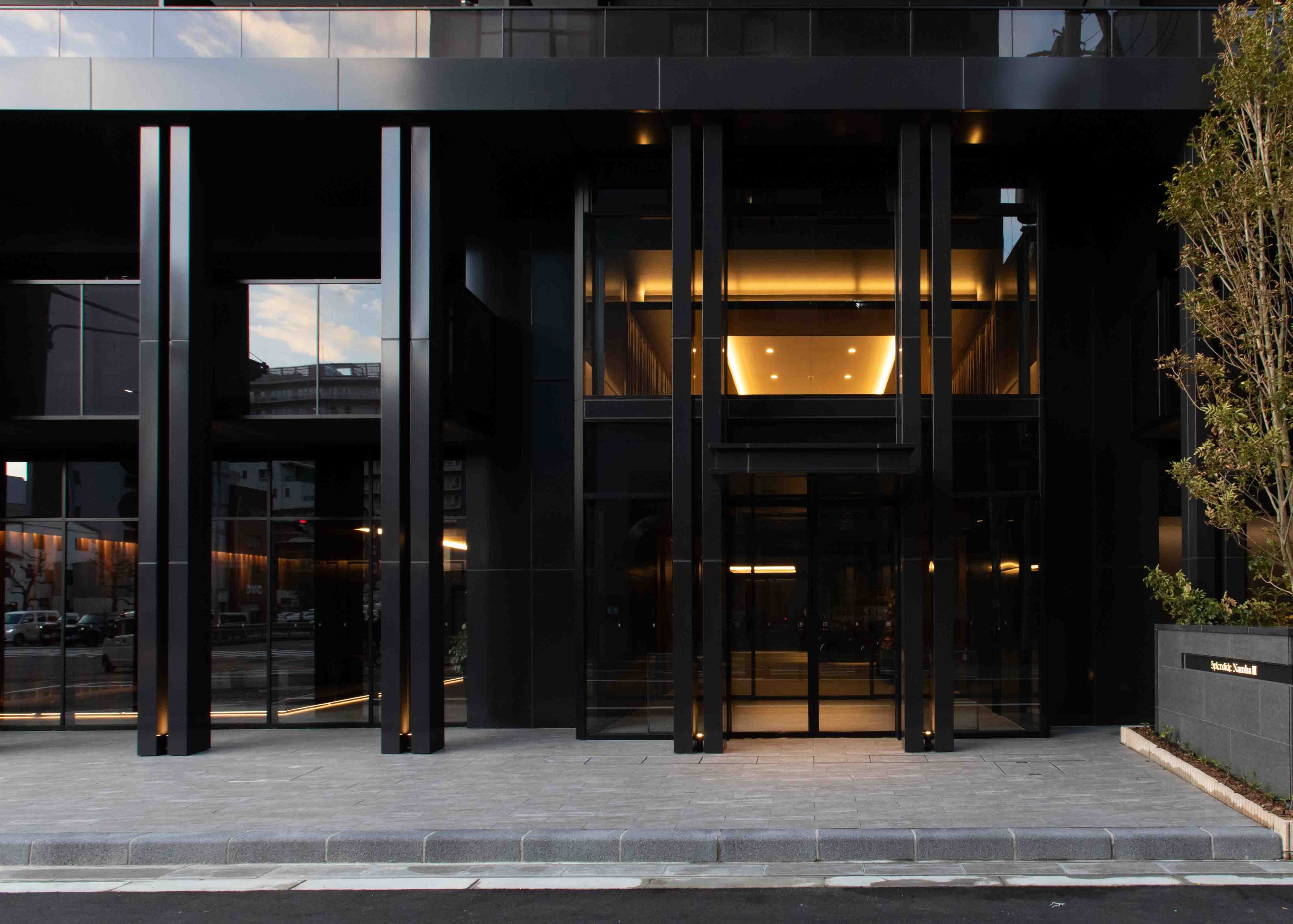 エントランスファサード