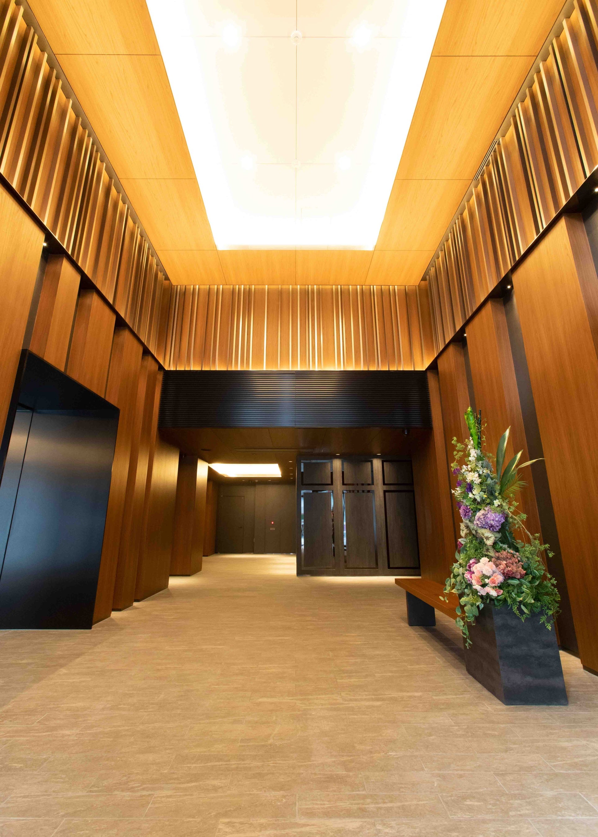 エントランス（２層吹き抜け）