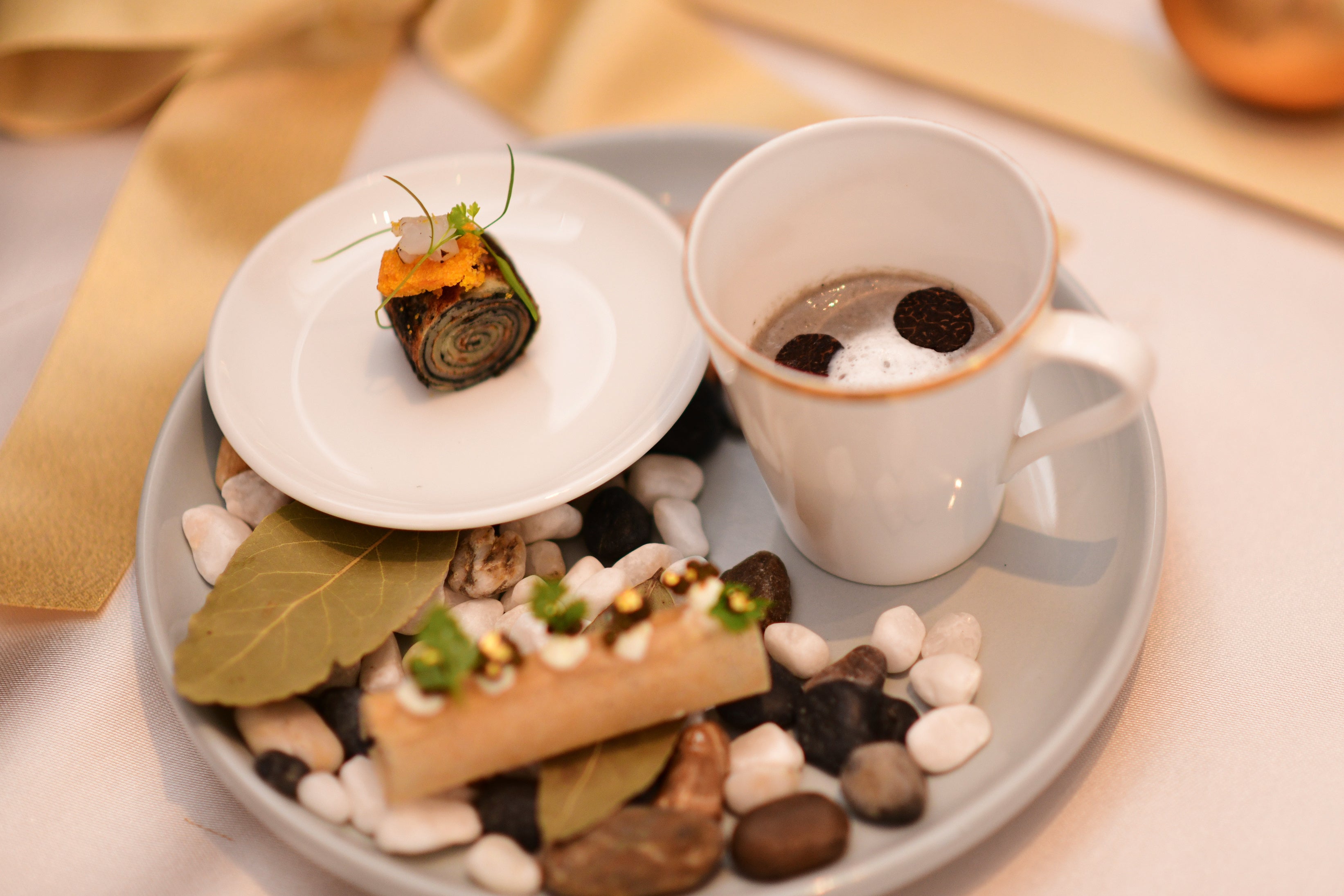 北新地フレンチ「アントレーズ」 トリュフ香る2025年クリスマス