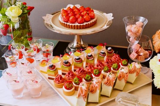 【ホテルプラザ神戸】ご好評につき延長決定!全コースのデザートが「イチゴデザートワゴン」に 【ホテルプラザ神戸】ご好評につき延長決定!全コースのデザートが「イチゴデザートワゴン」に