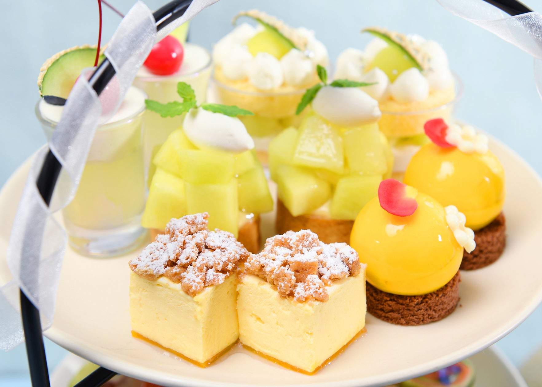 Green afternoon tea at un-treize