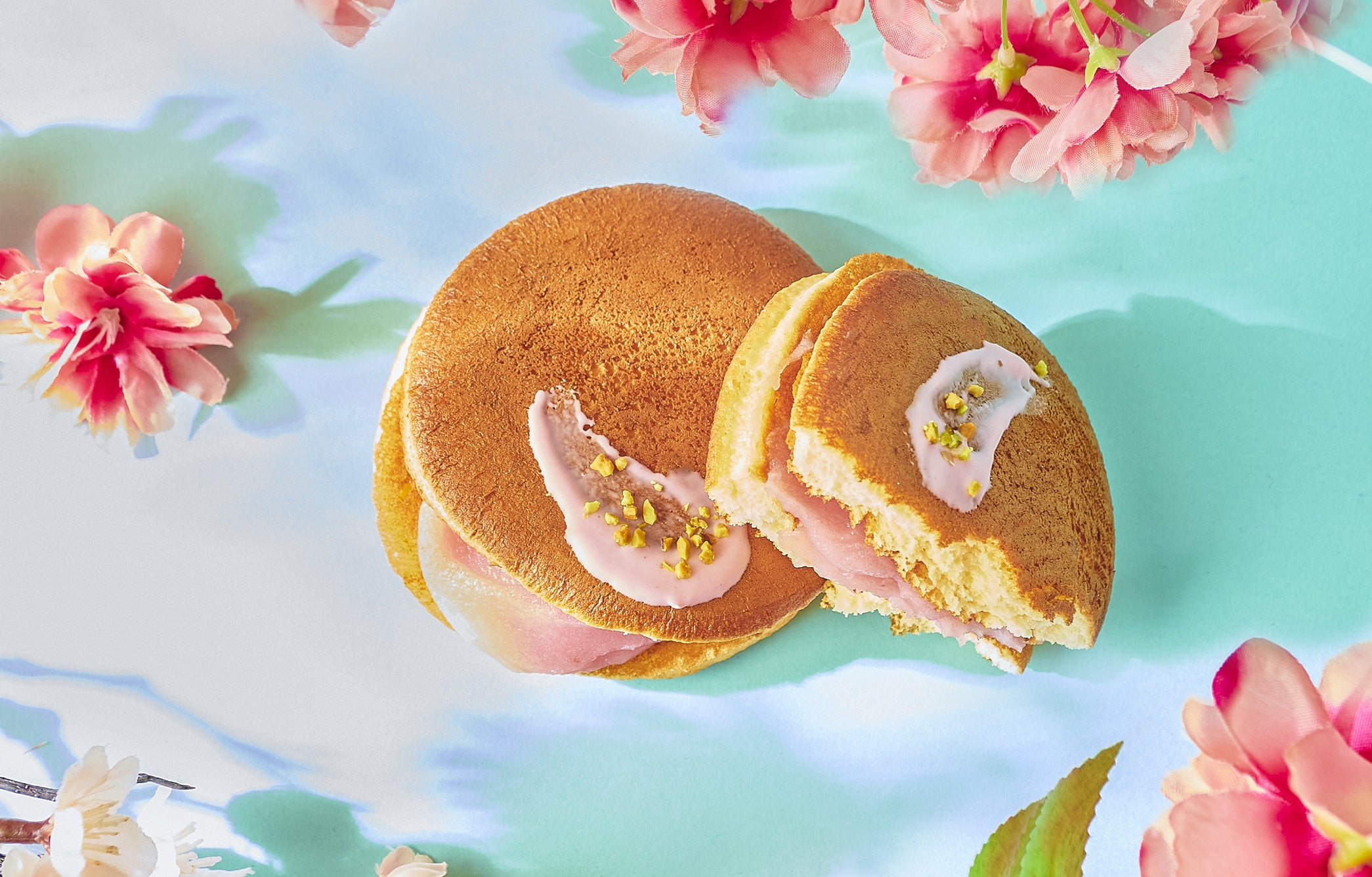 3月限定「いちご餅どら」4月限定「桜どら」、どら焼き専門店「門