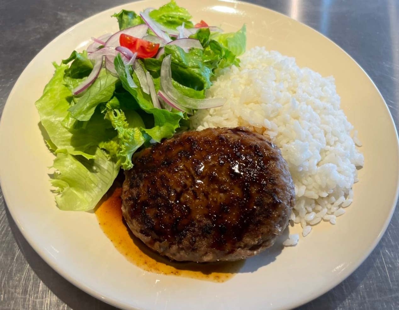 牛肉100％「特製ビーフハンバーグ」