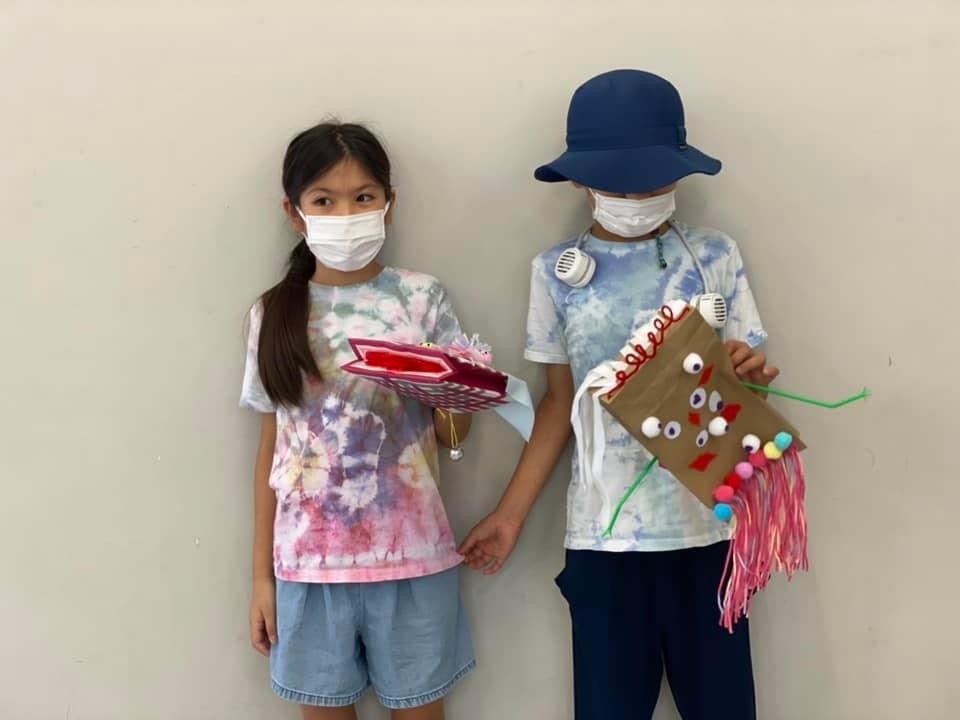 視覚障がい児と兄弟児の制作したオバケ作品