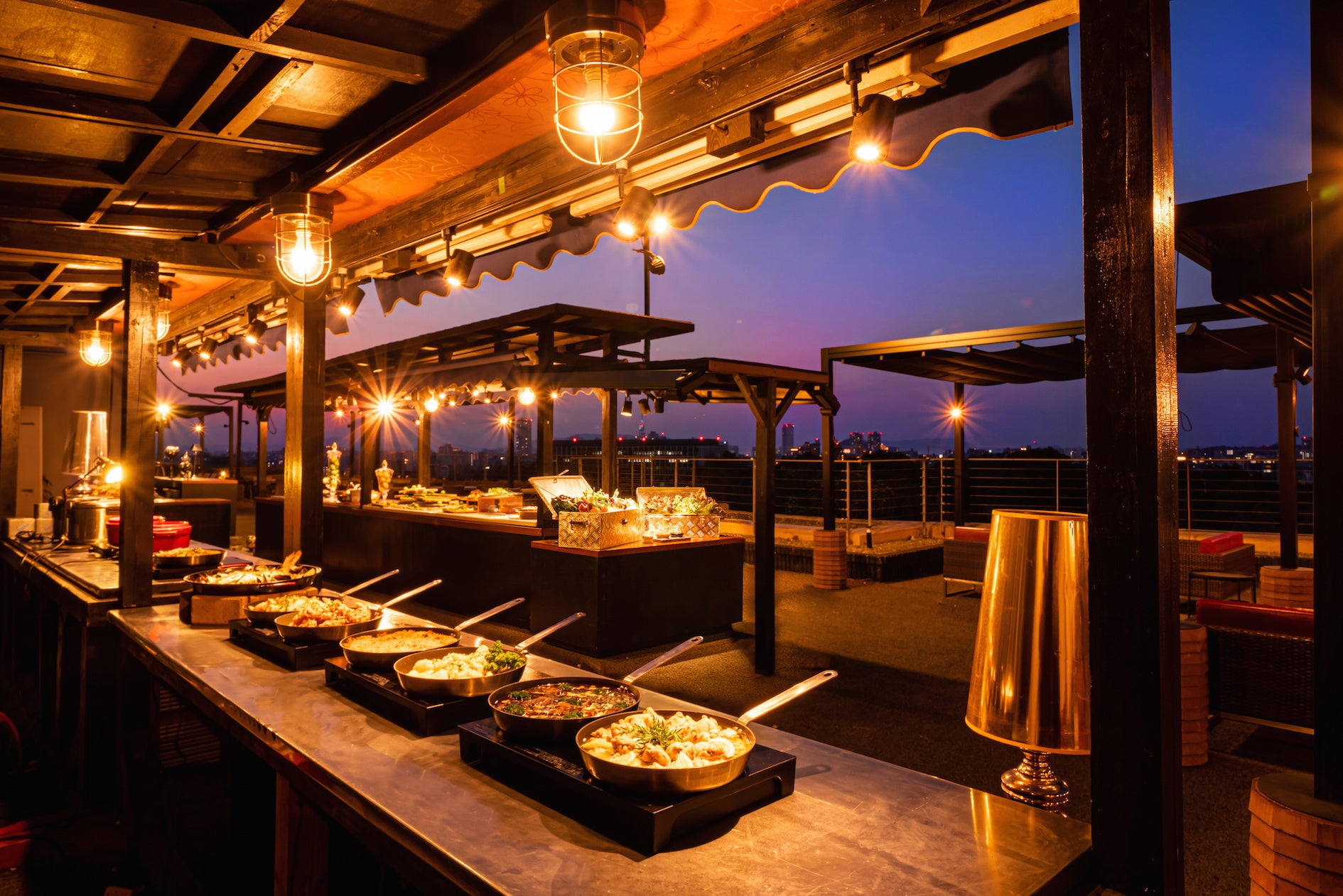 クール&ラグジュアリー ビアテラス