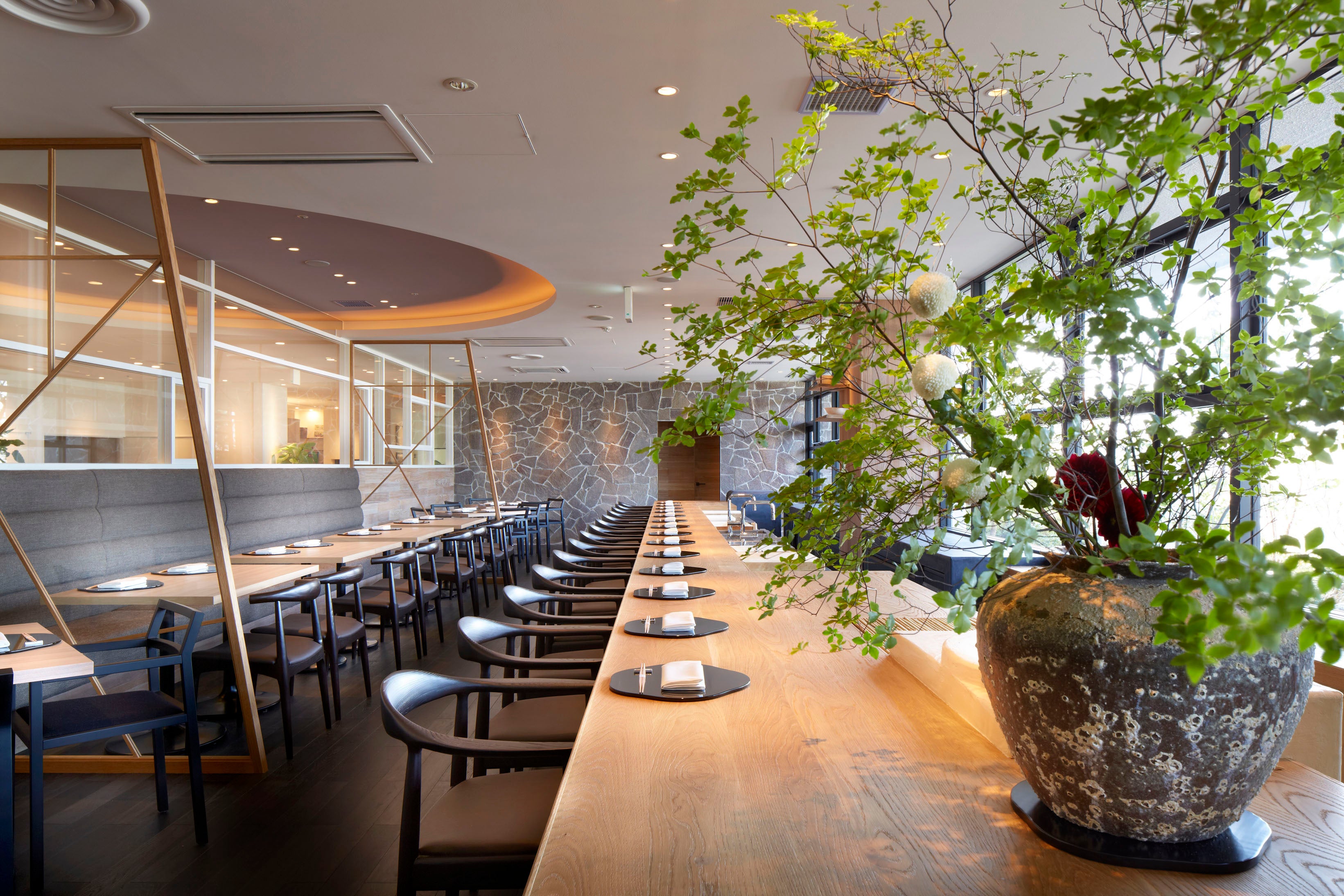 鮨・日本料理「暦」 店内