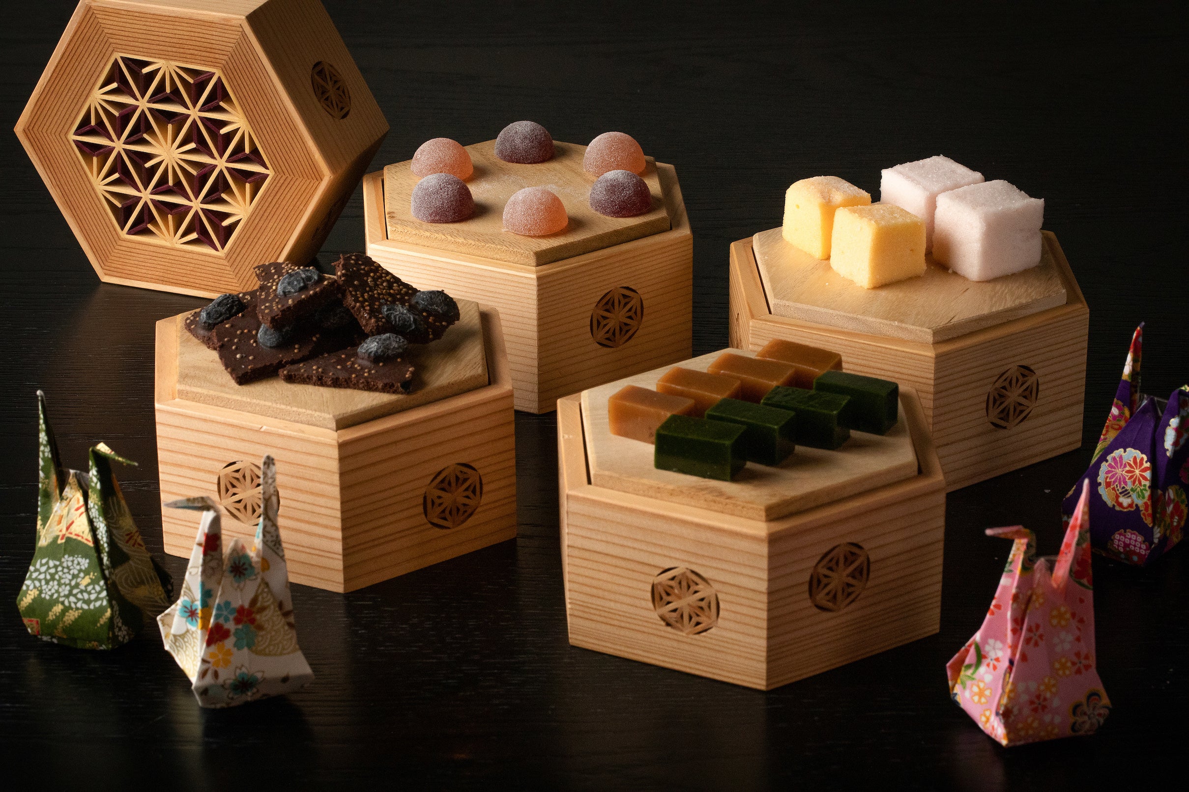 福岡の伝統工芸品、大川組子箱によるプレゼンテーション