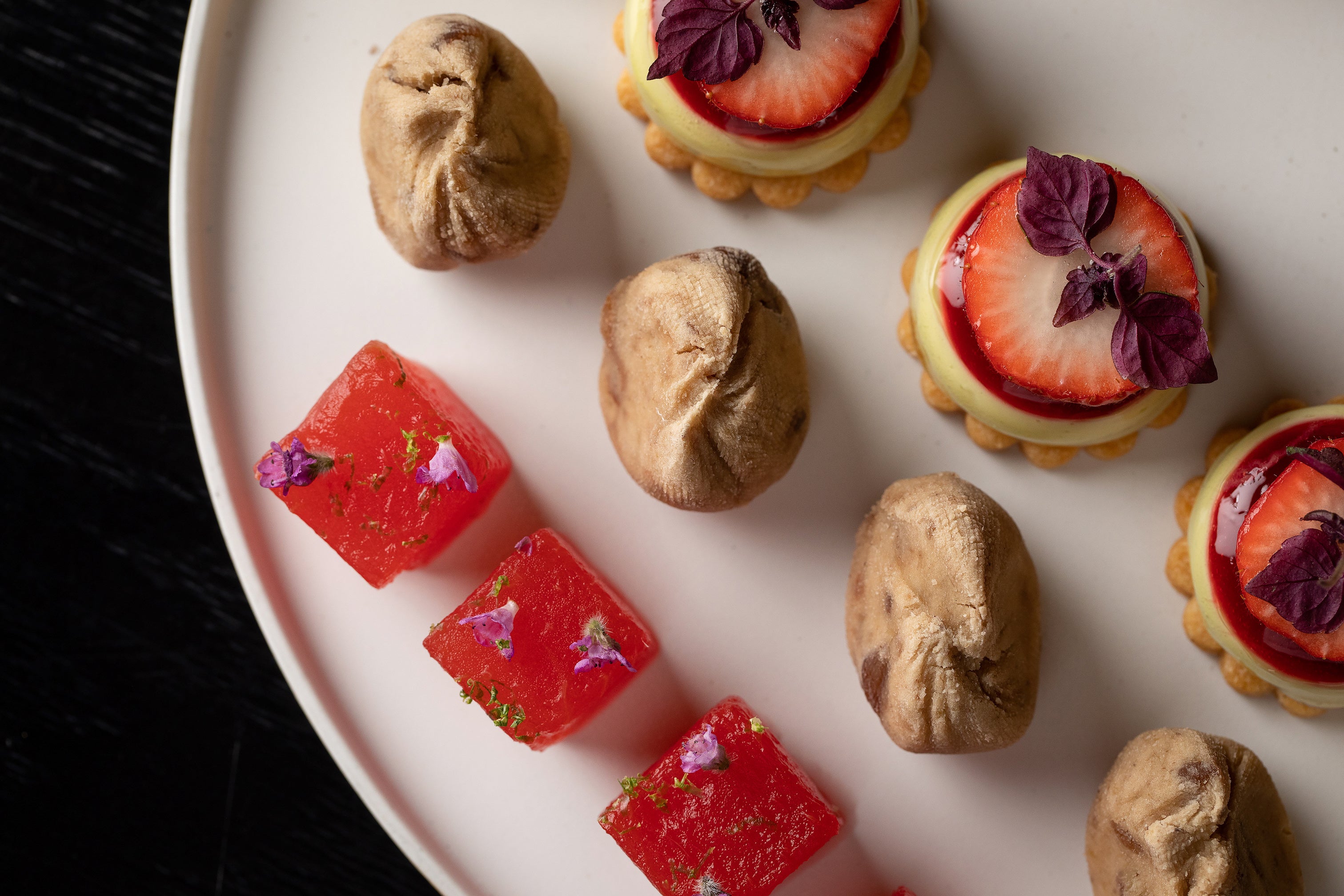 まるで宝石のようなミニャルディーズの数々