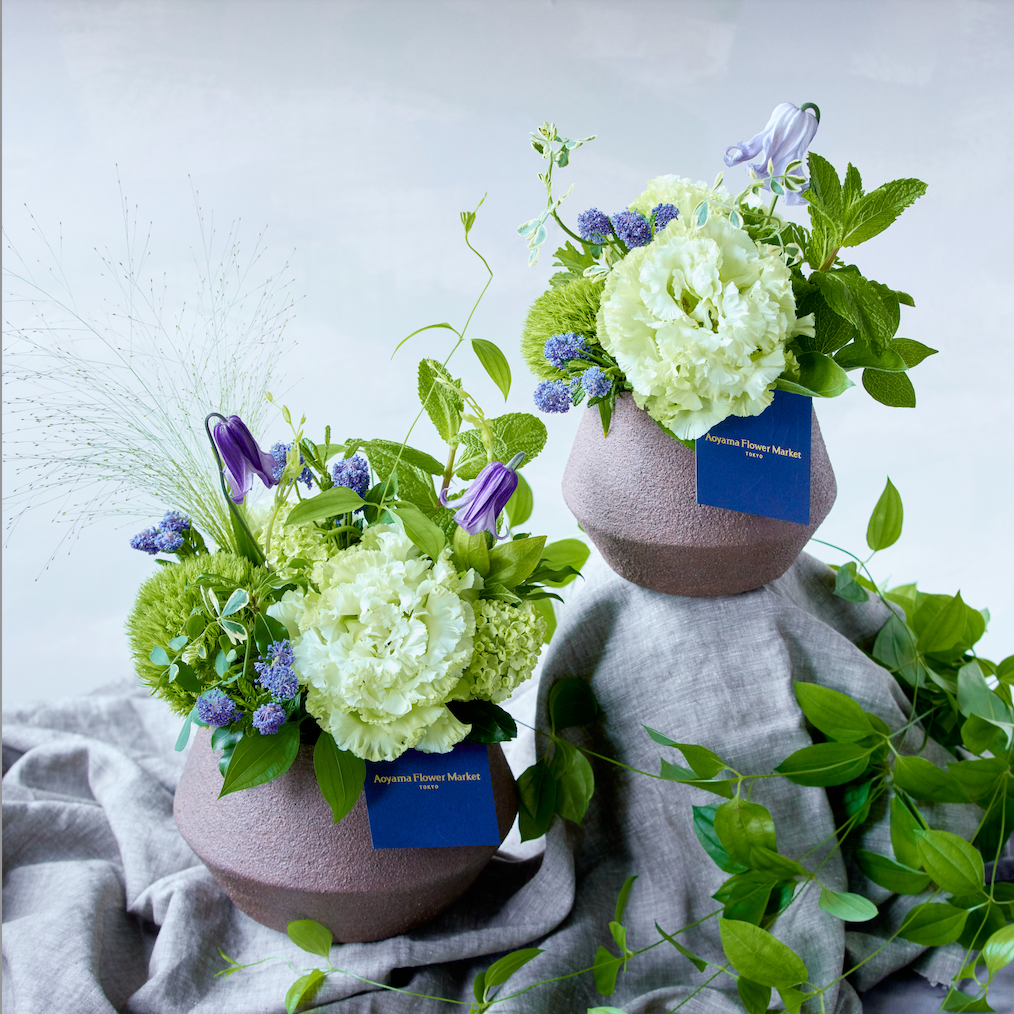 新素材の器を使用したアレンジメント