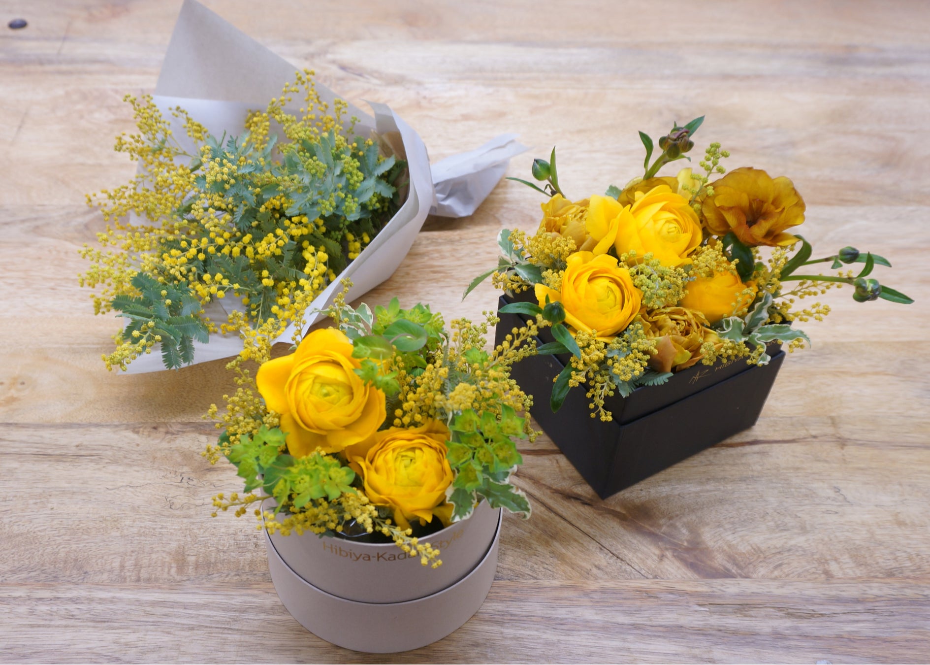 日比谷花壇 国際女性デー HAPPY YELLOW FAIR 期間限定販売商品 左上から①、下②、右③