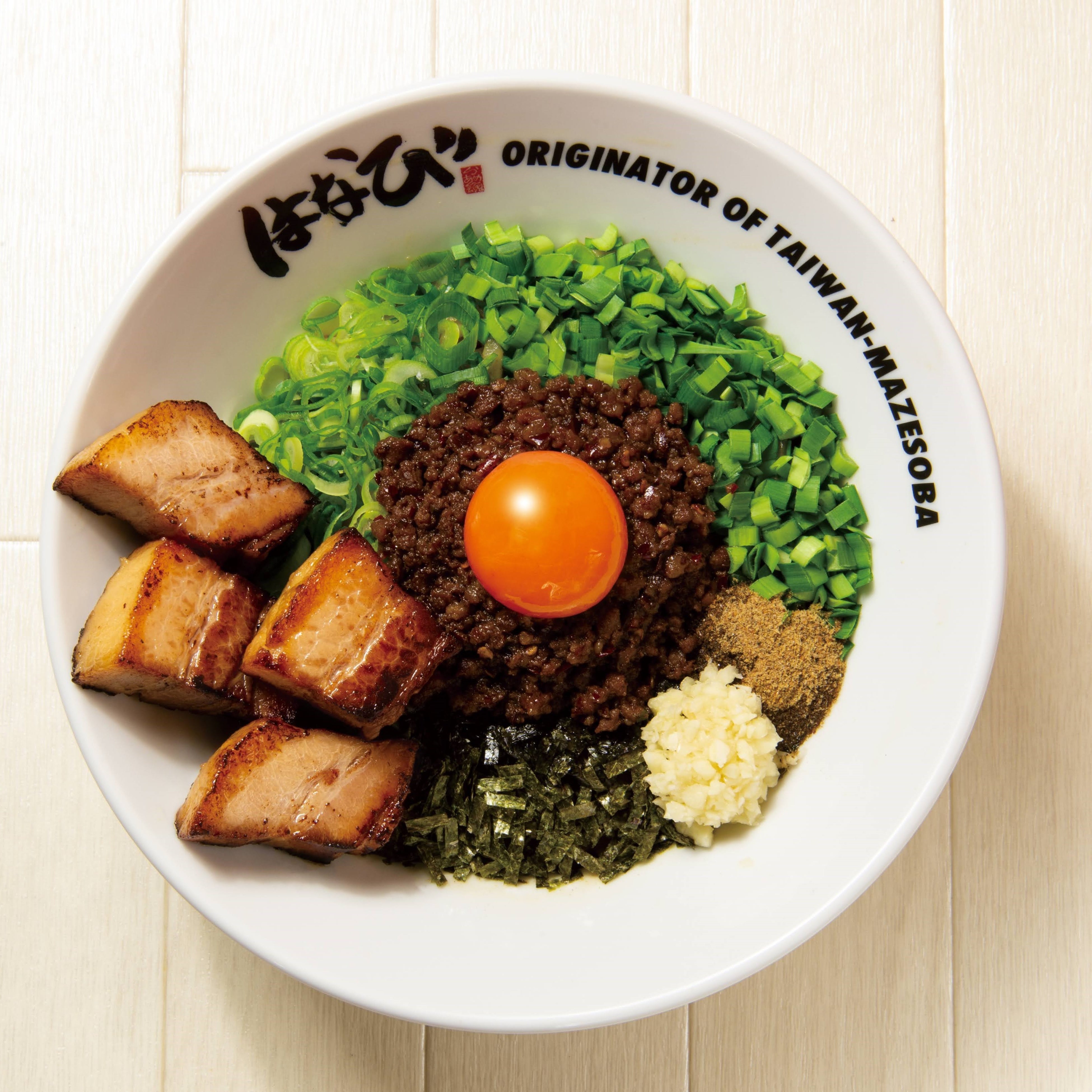 麺屋はなび本厚木店OPEN1周年記念。「ド肉台湾まぜそば」を