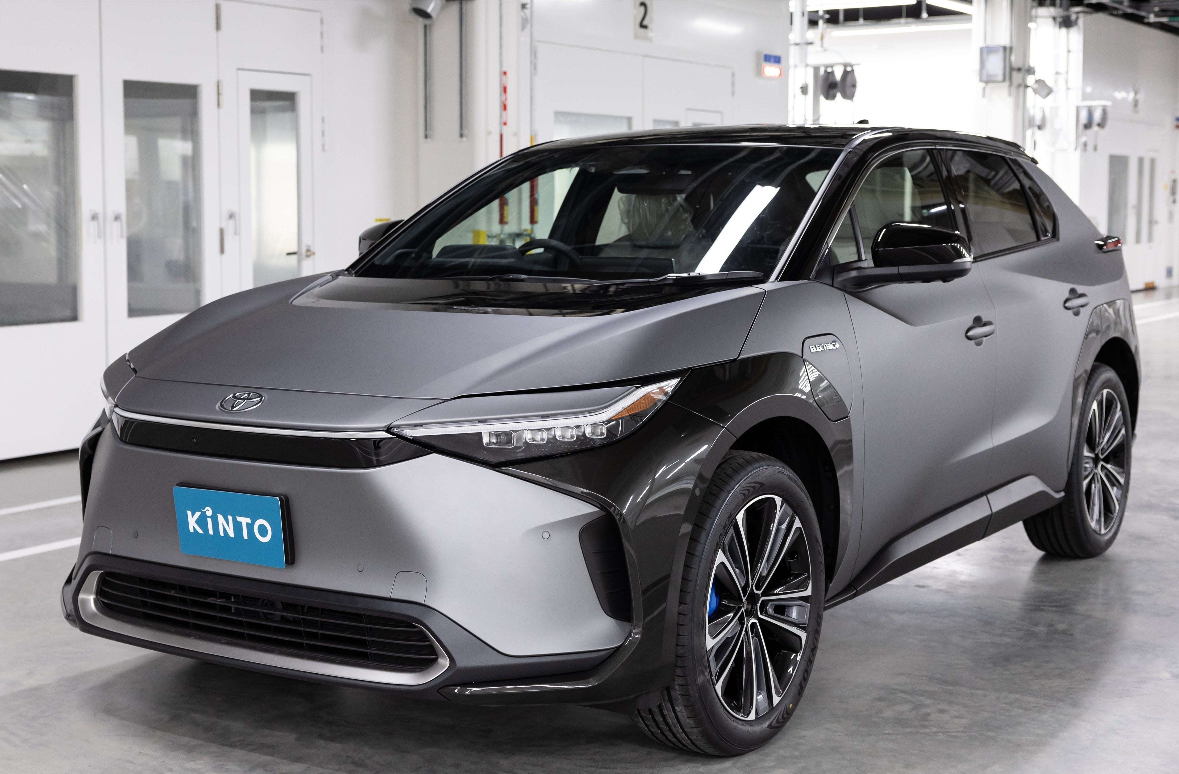 「剥がせるボディカラー」を施工したbZ4X