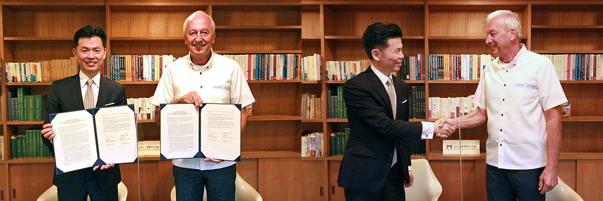 写真（左から）：近藤正晃ジェームス（国際文化会館理事長）、ピーター・グルース氏(沖縄科学技術大学院大学 理事長兼学長 )