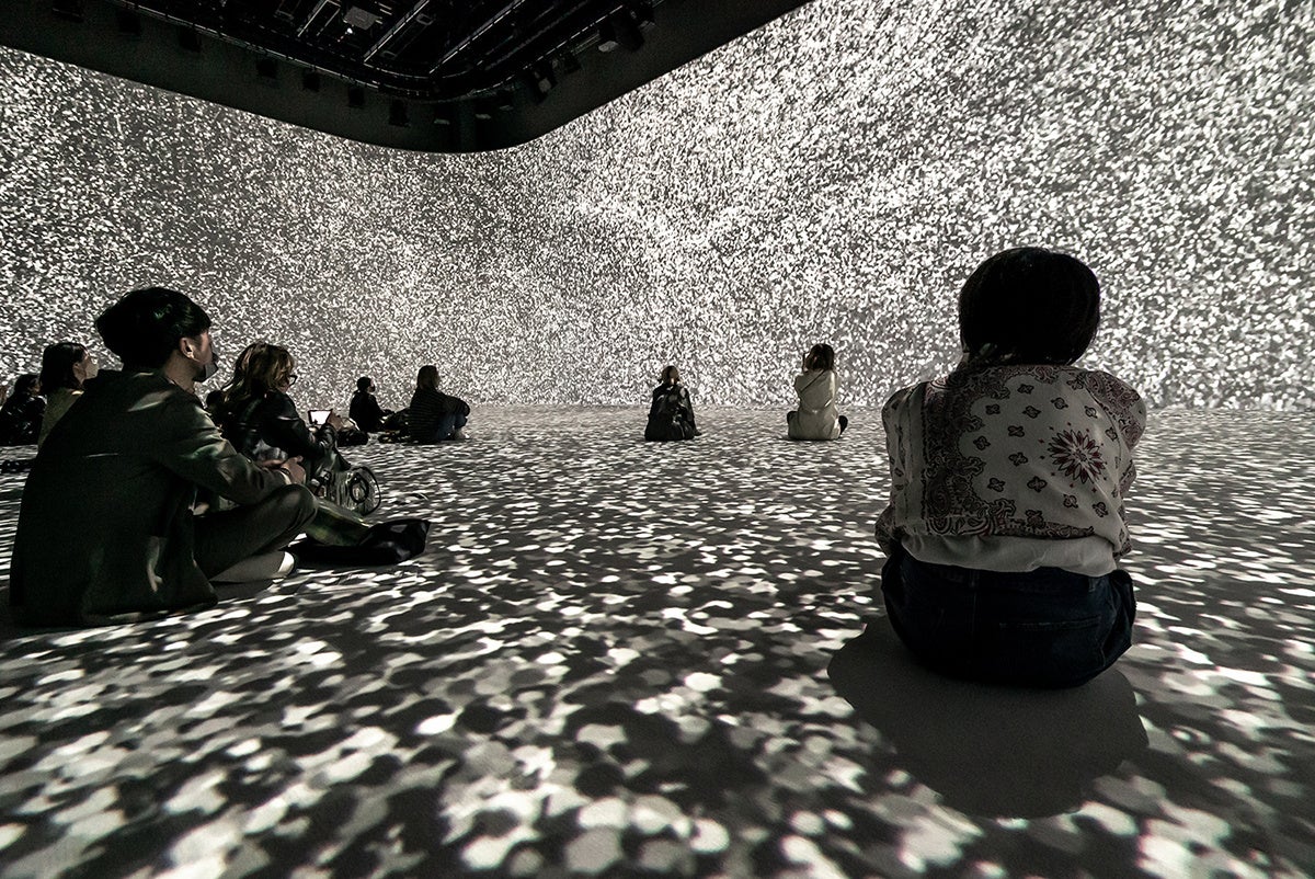 THINK AND SENSE & Intercity-Express《Stillness》