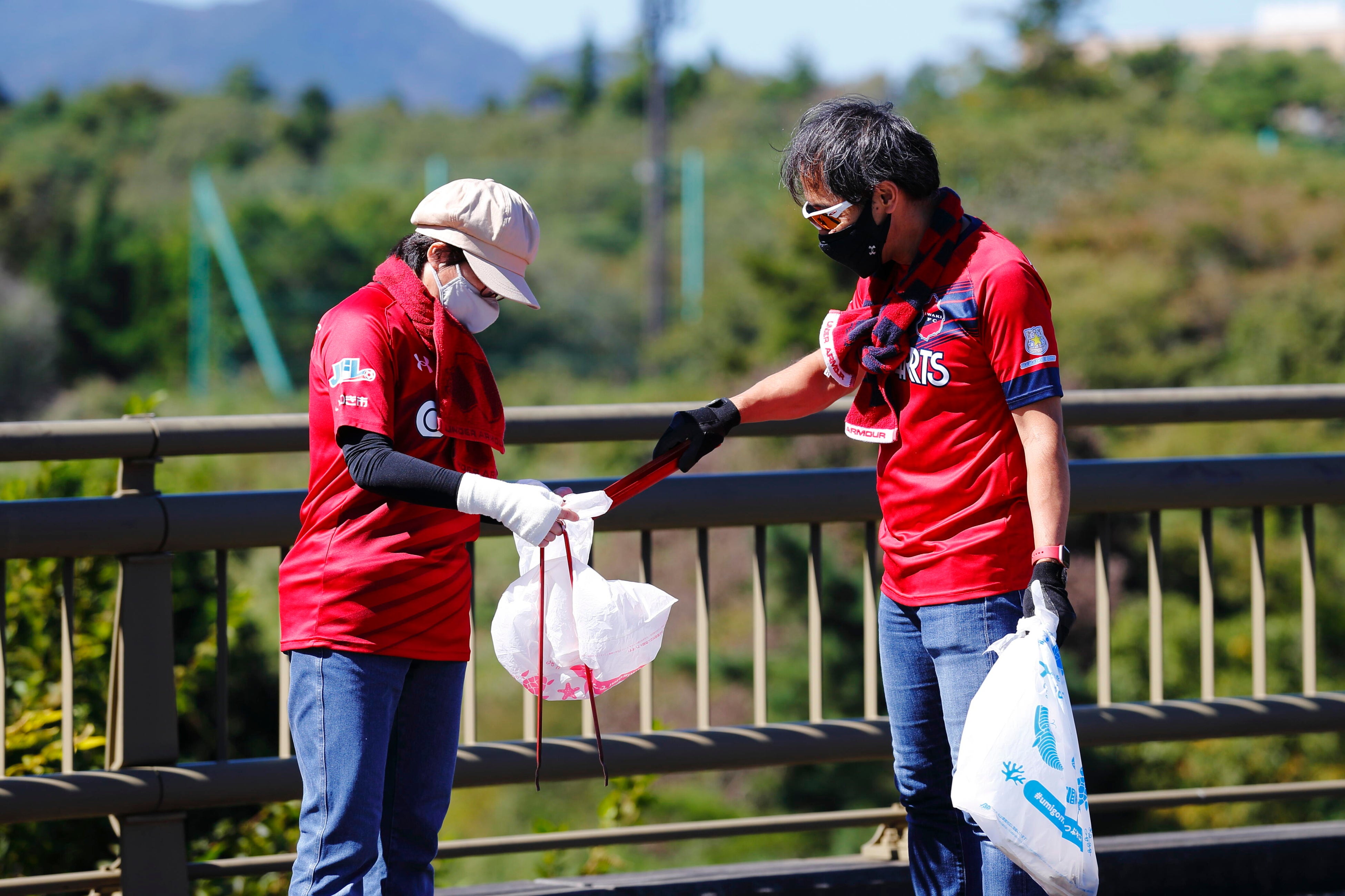 昨年実施したゴミ拾いウォークの様子