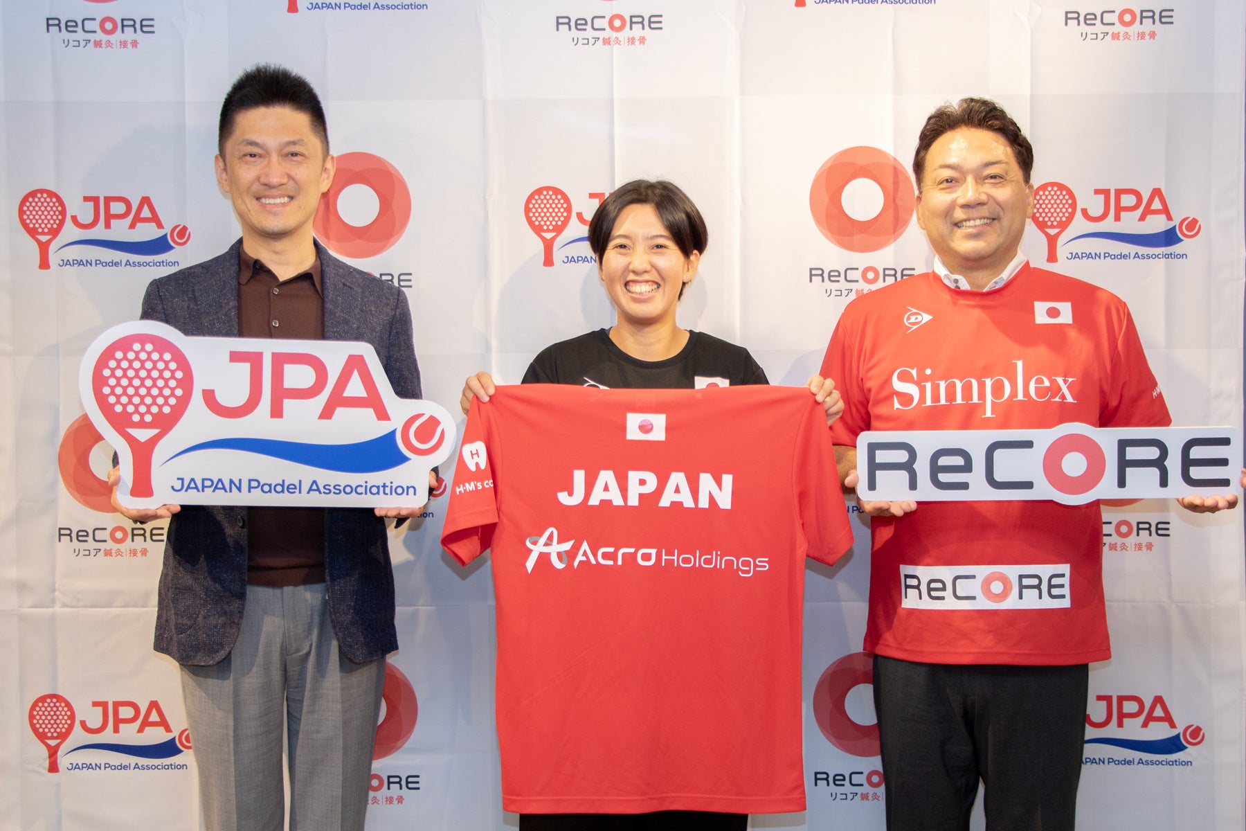 （画像中央：2023年度パデル日本代表 北尾亜希選手）