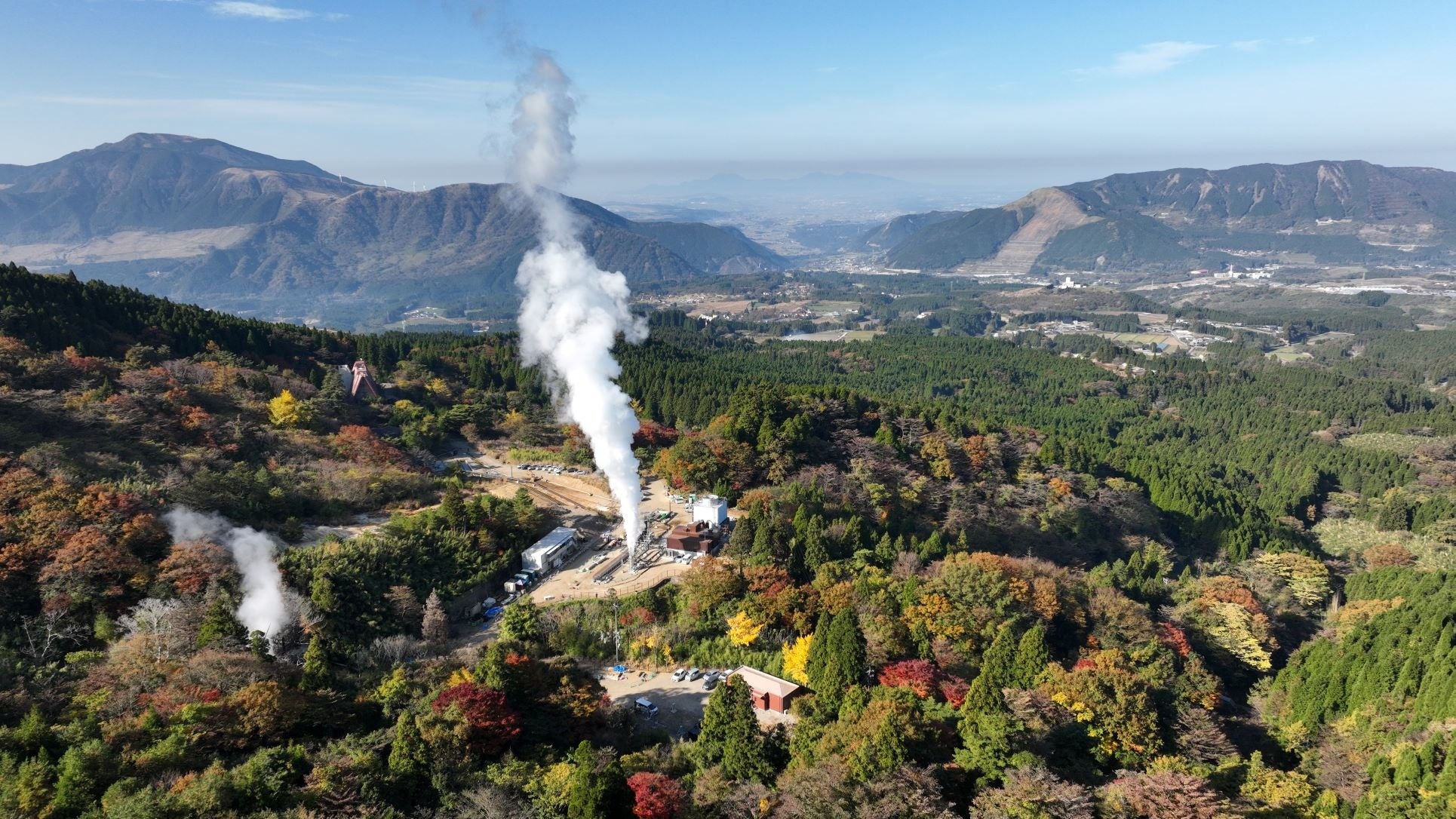 【南阿蘇湯の谷地熱発電所（2022年11月撮影）】