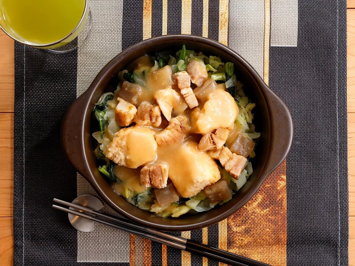 爽やかな香りと痺れを効かせた「豚バラ肉の麻辣ソース」が10月23日(金)に新登場