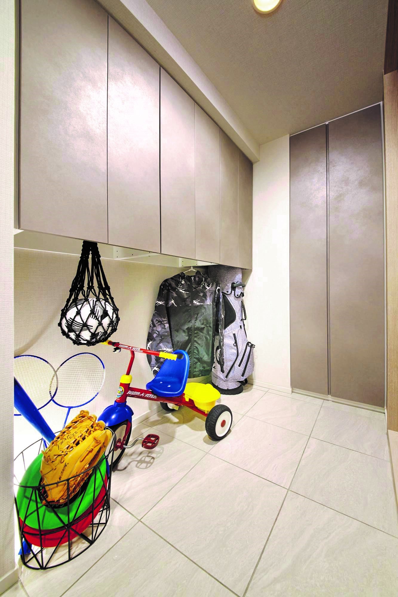 玄関土間空間（2022年9月撮影）