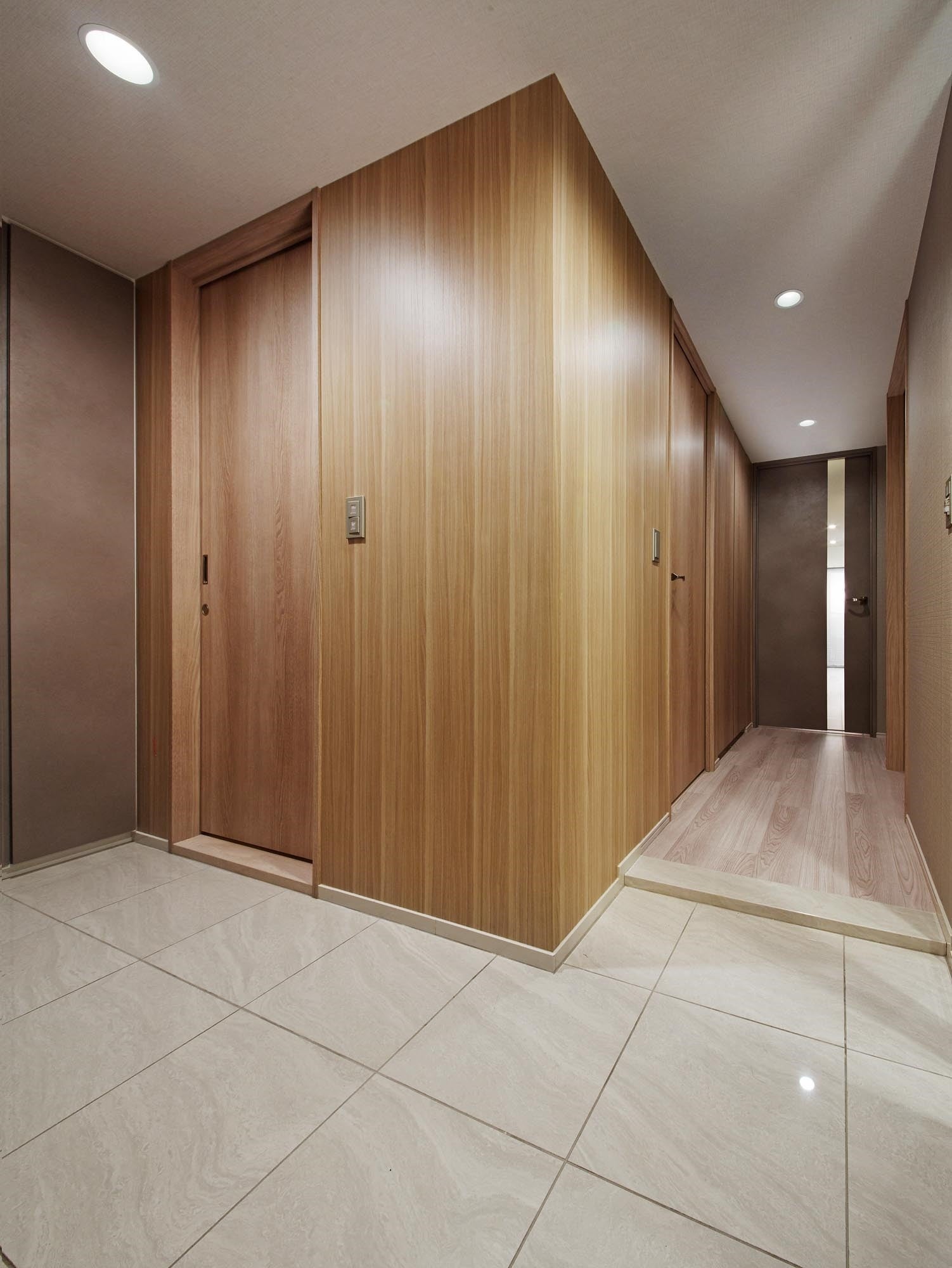 玄関土間空間（2022年9月撮影）