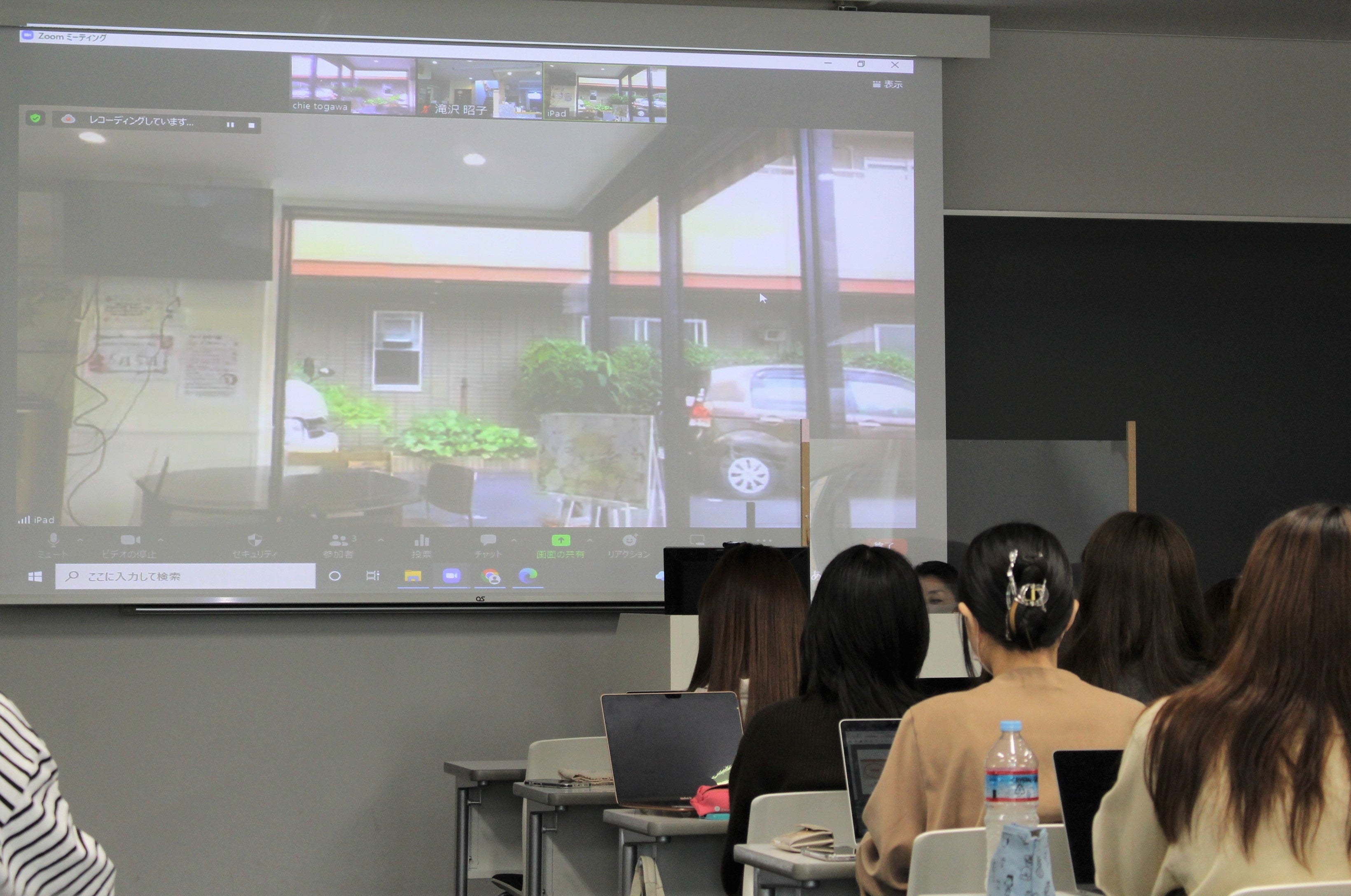 ZOOMで施設と教室を繋ぎ、現場の声を取り入れた企画のイメージを創出