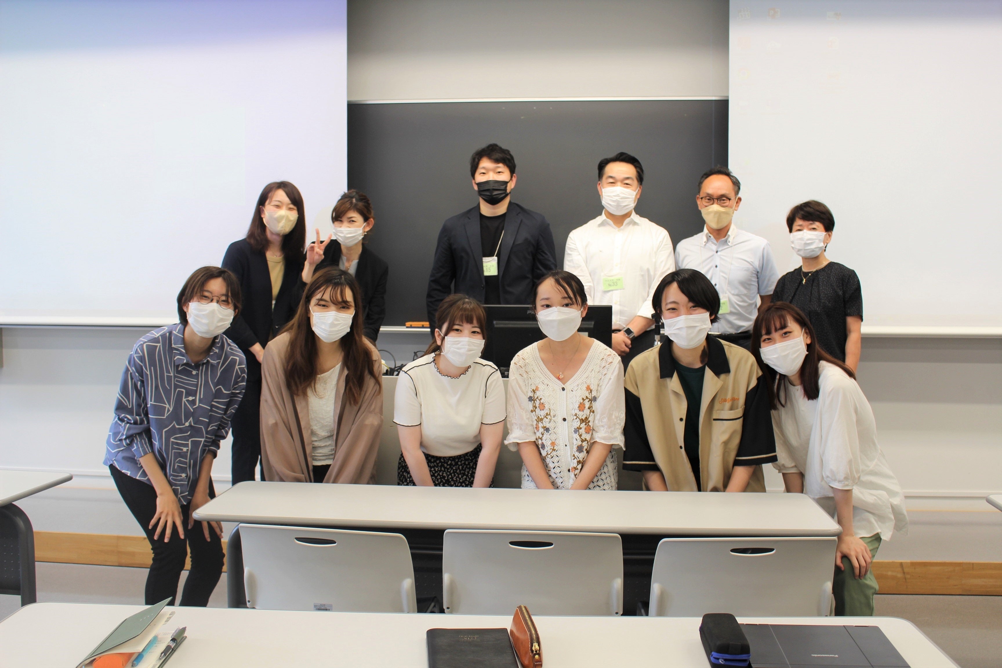 優勝チームと協力企業の先生方