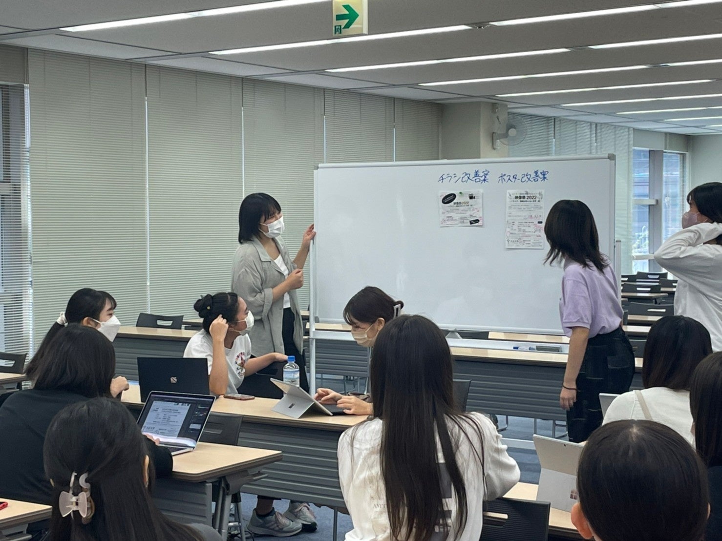 映像祭2022の準備の様子