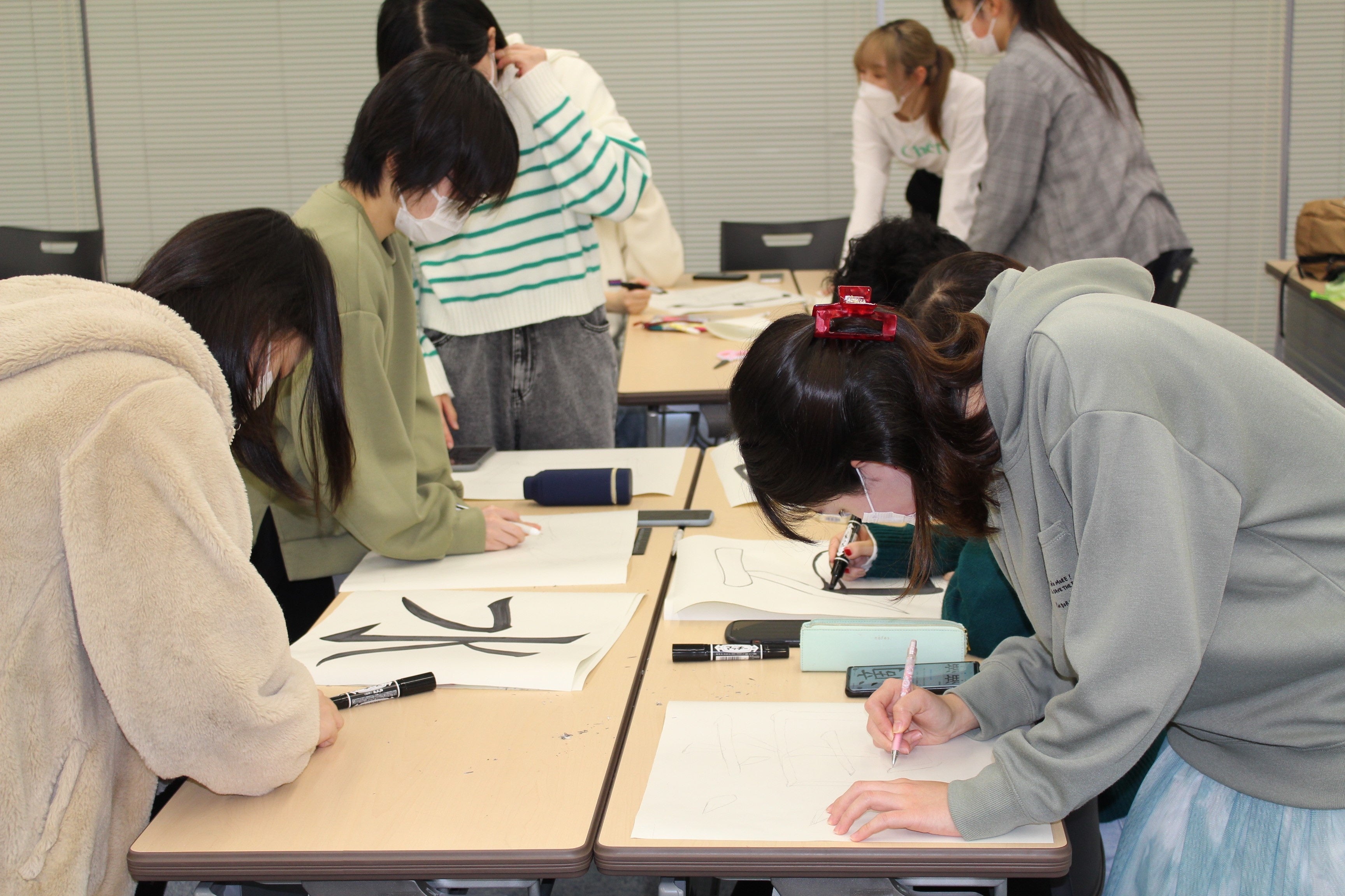 ねぷた制作の様子（学生）　　