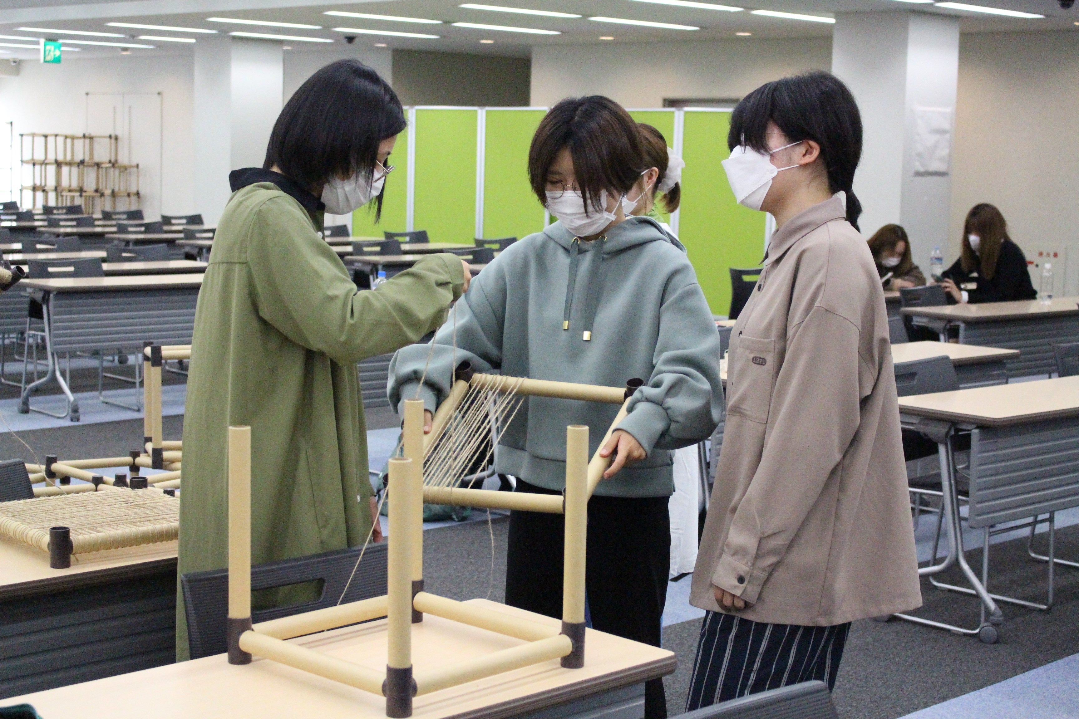 ねぷた制作の様子（学生）　　