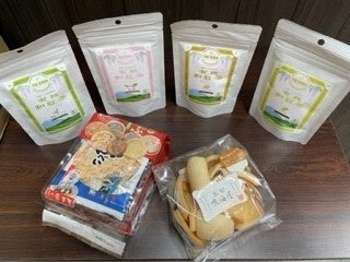 学生厳選の和紅茶(桜の葉、レモン、緑茶ブレンド、しょうが)とおすすめのお菓子