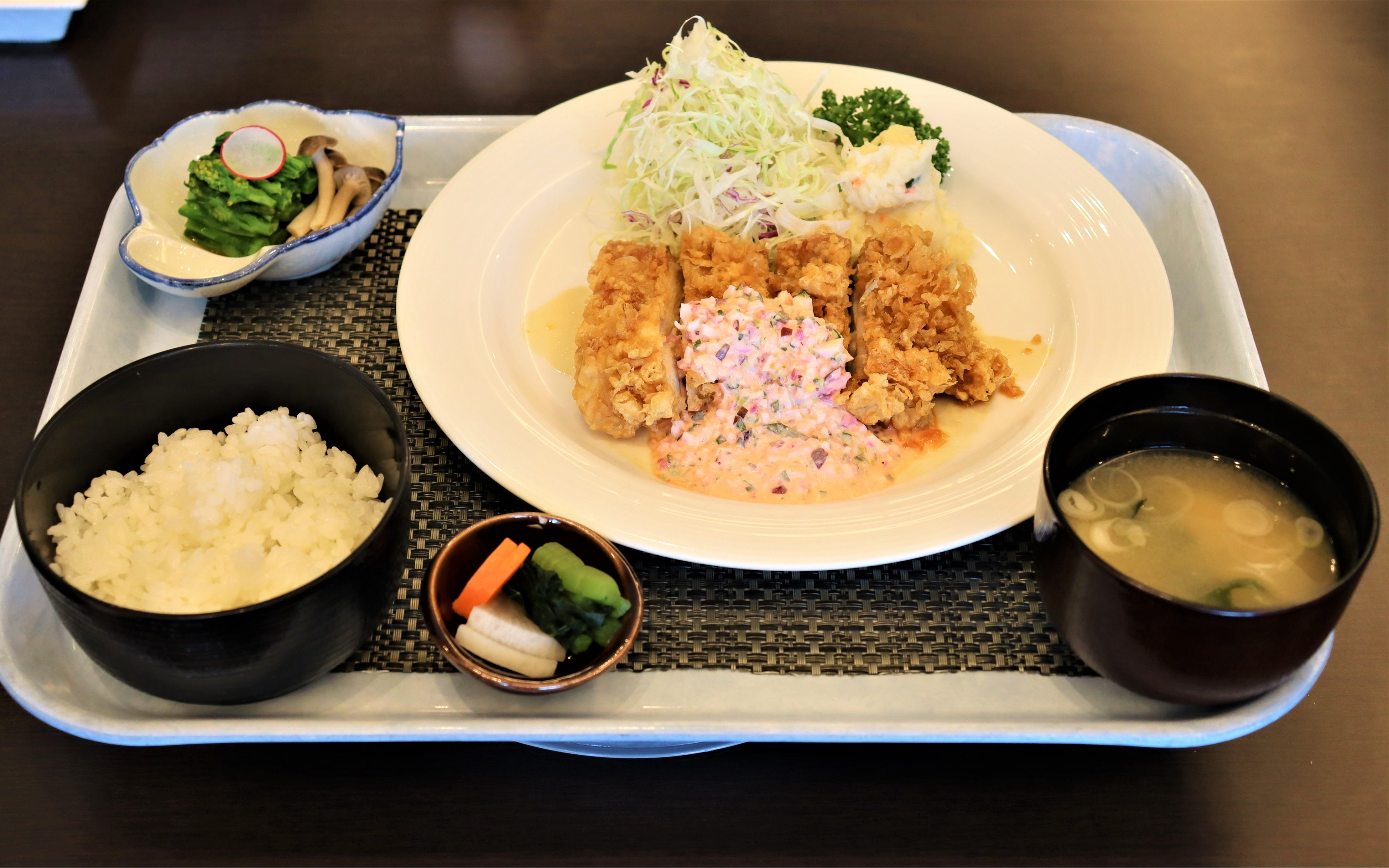 タルタルソースにこだわったチキン南蛮定食