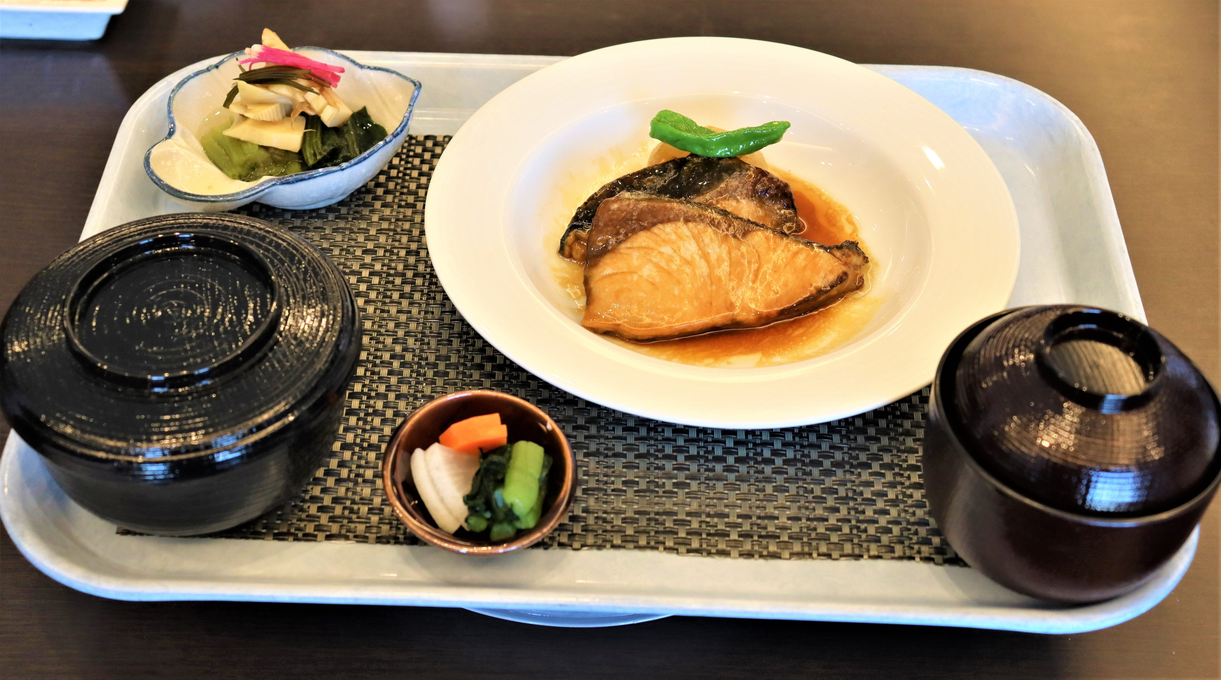 これまで学食にはほとんどなかった魚のメニュー　ぶり照り焼き定食