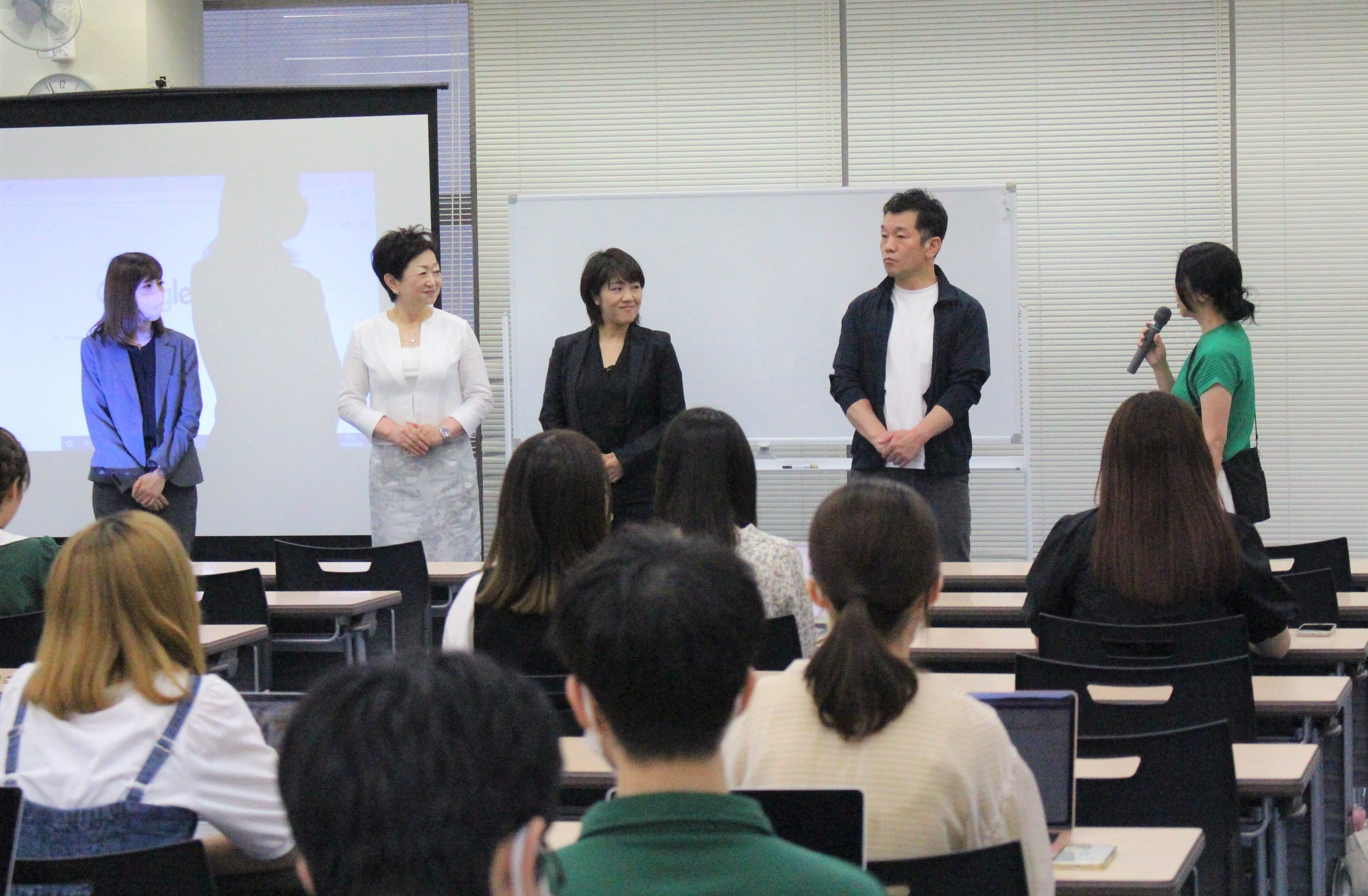 第1回の授業では企業・団体の皆様に参加いただきお話を伺いました