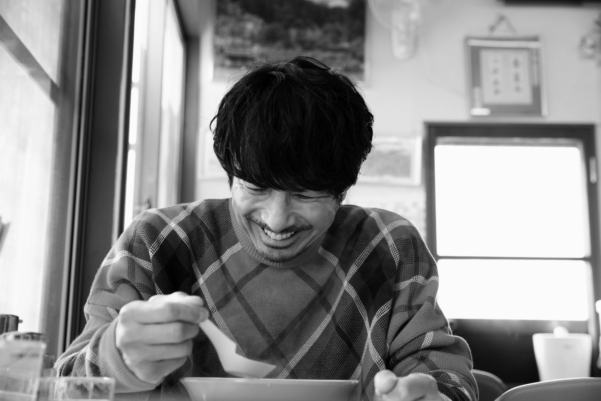 『眞島秀和PHOTO BOOK Home』より