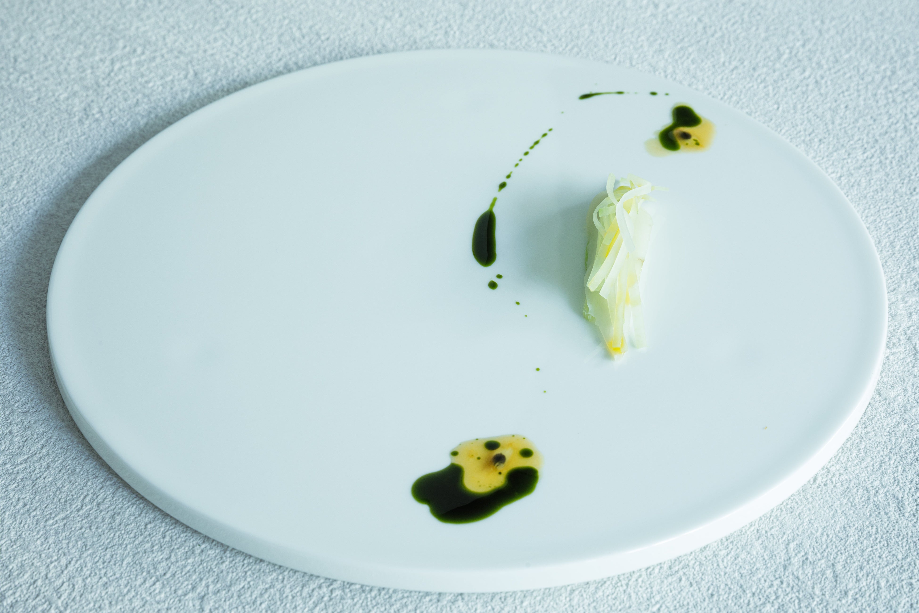 発酵シークワーサーエキスでマリネしたヤリイカと青パパイヤ