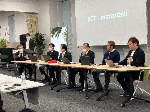 《第二部トークセッションの様子》