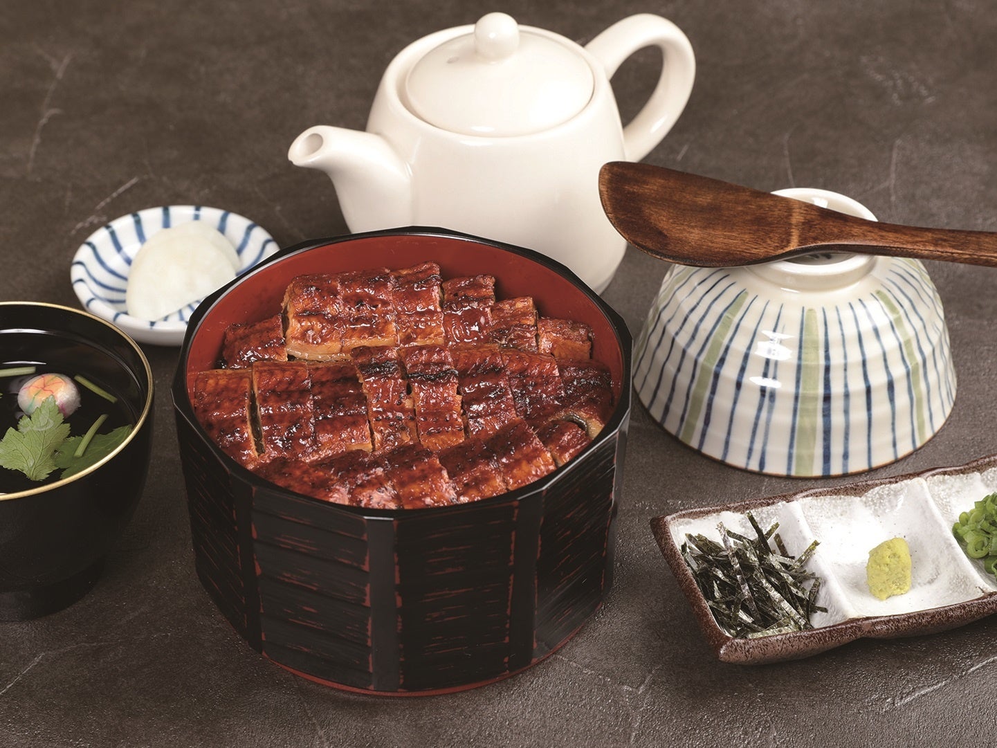 鰻処かぐらのひつまぶし 2,480 円