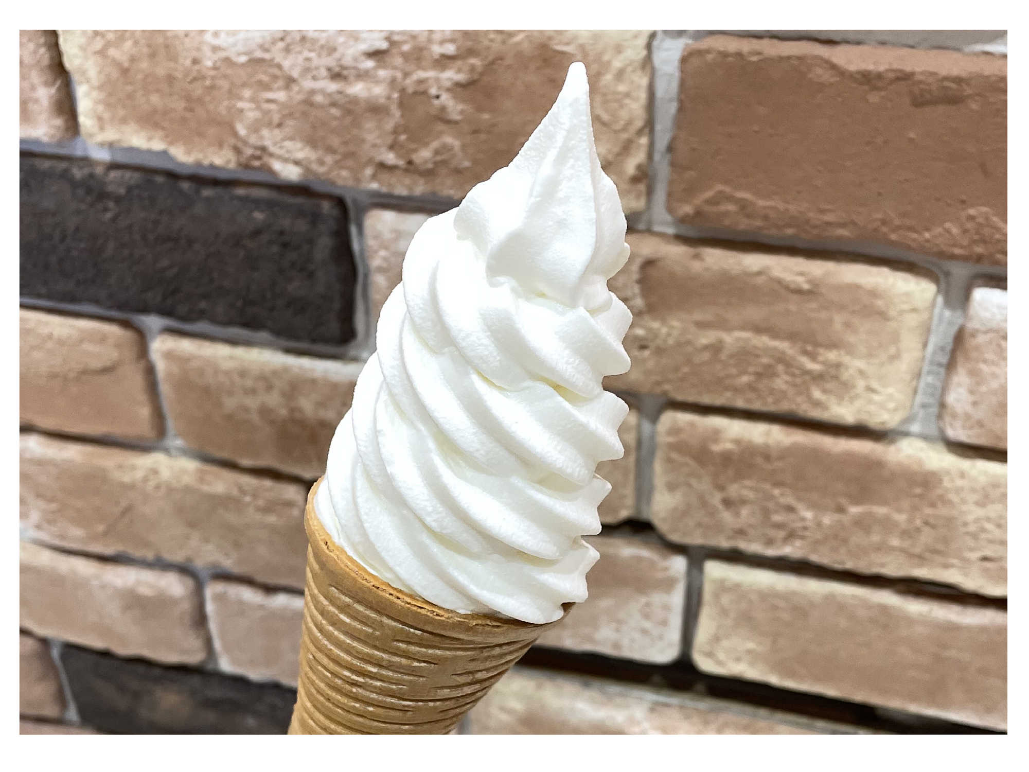 南条SA（上り） 白姫ソフトクリーム 400円